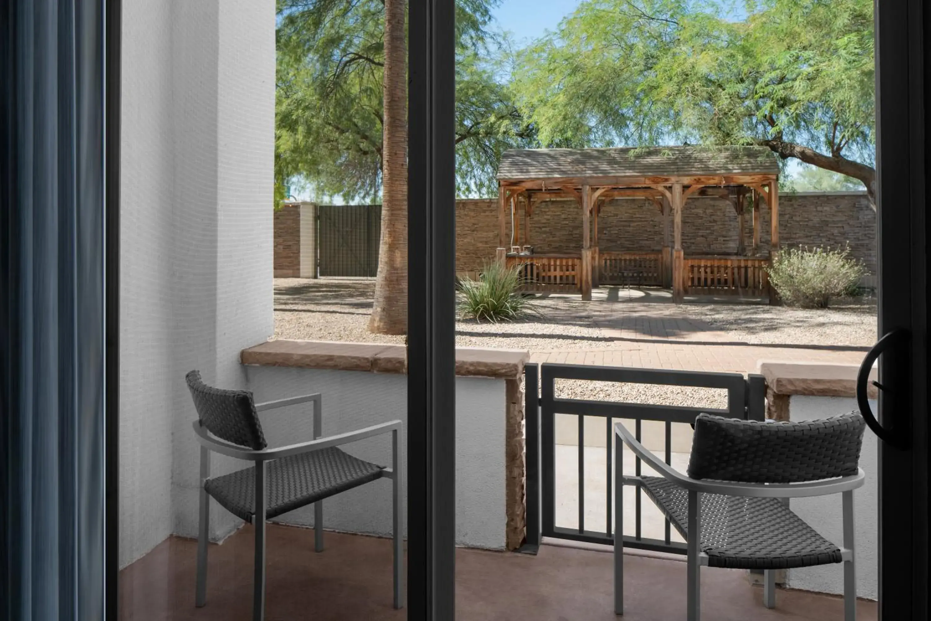 Patio in Courtyard by Marriott Phoenix West/Avondale