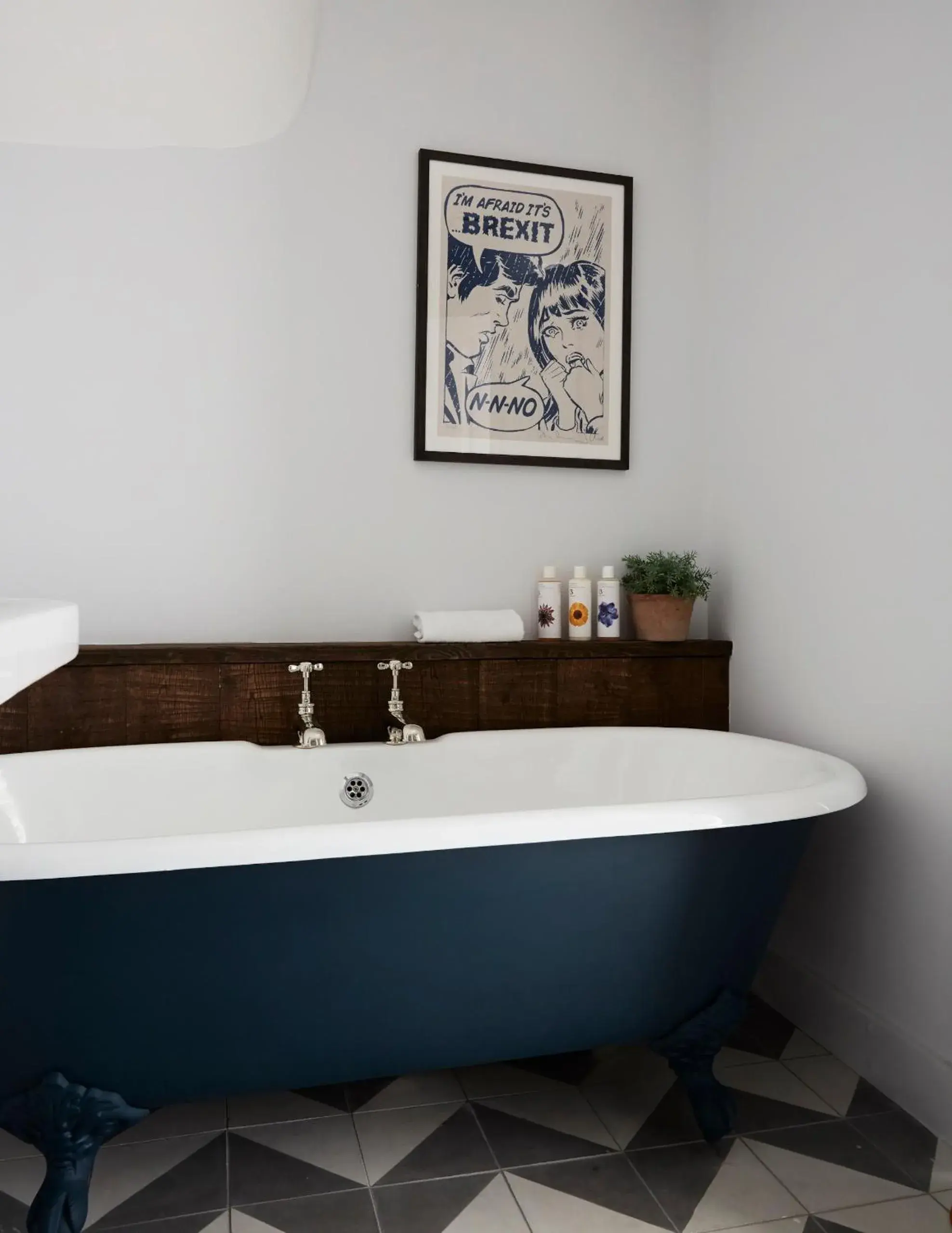 Bath, Bathroom in Artist Residence Brighton