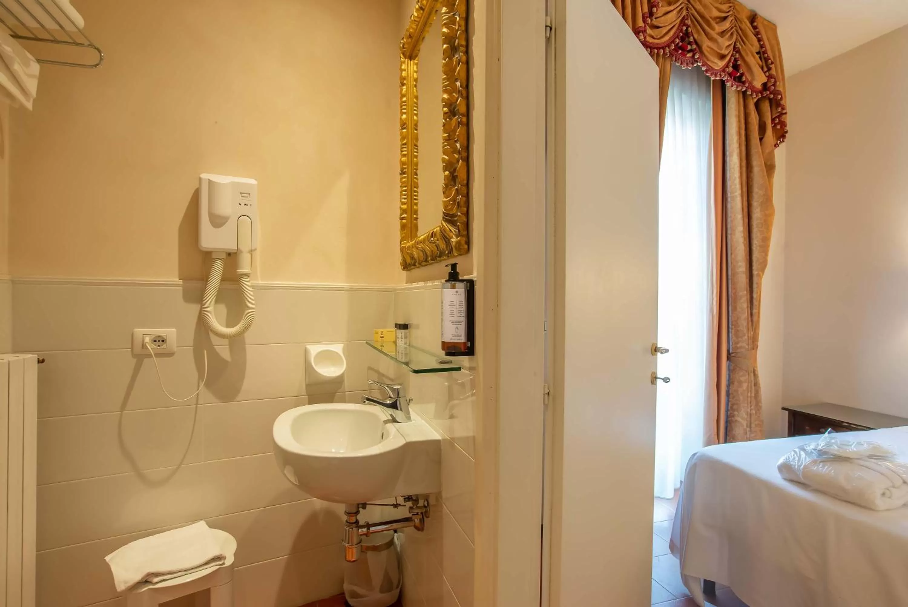 Bathroom in Hotel Machiavelli Palace