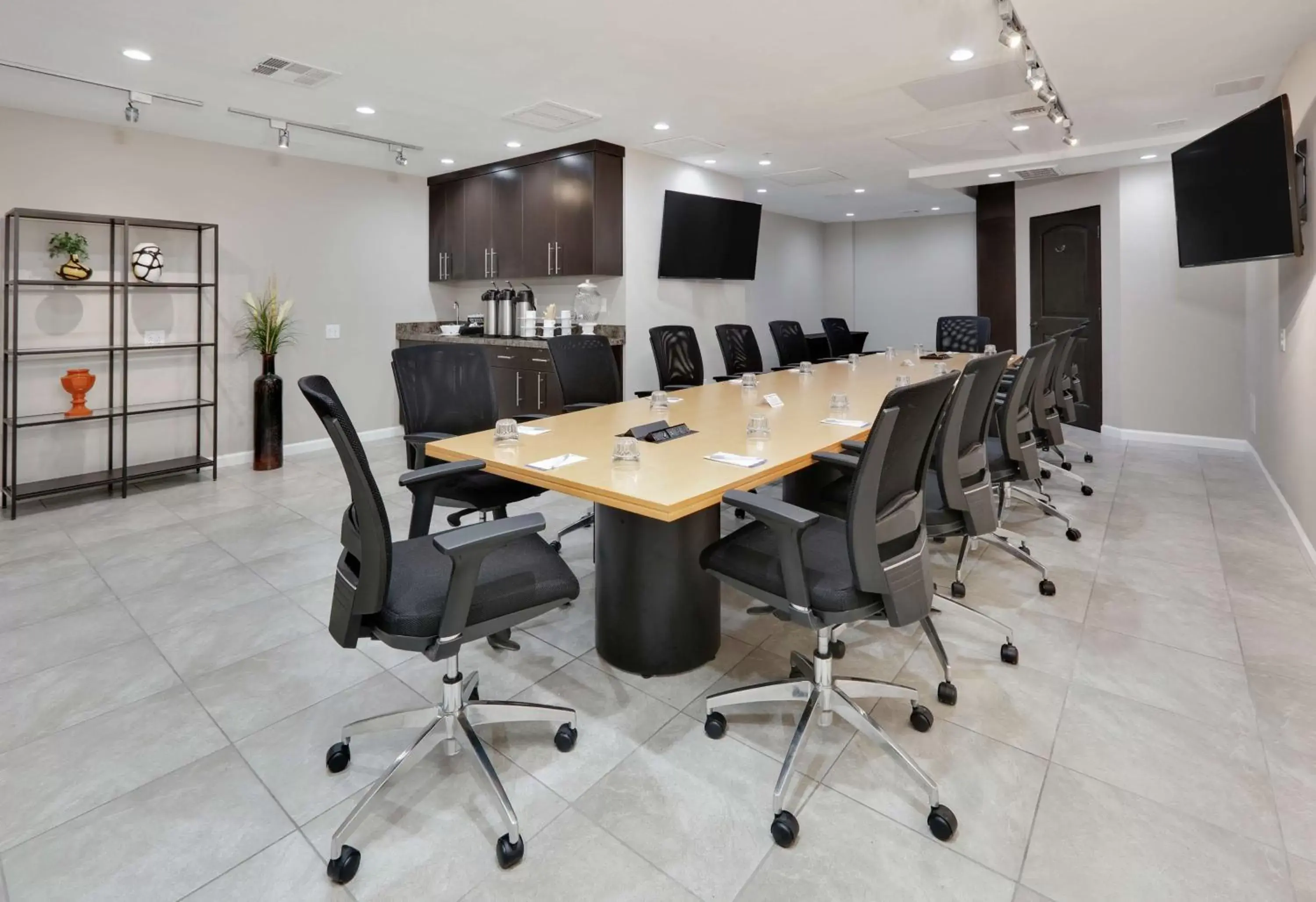 Meeting/conference room in Hilton Garden Inn San Diego Del Mar