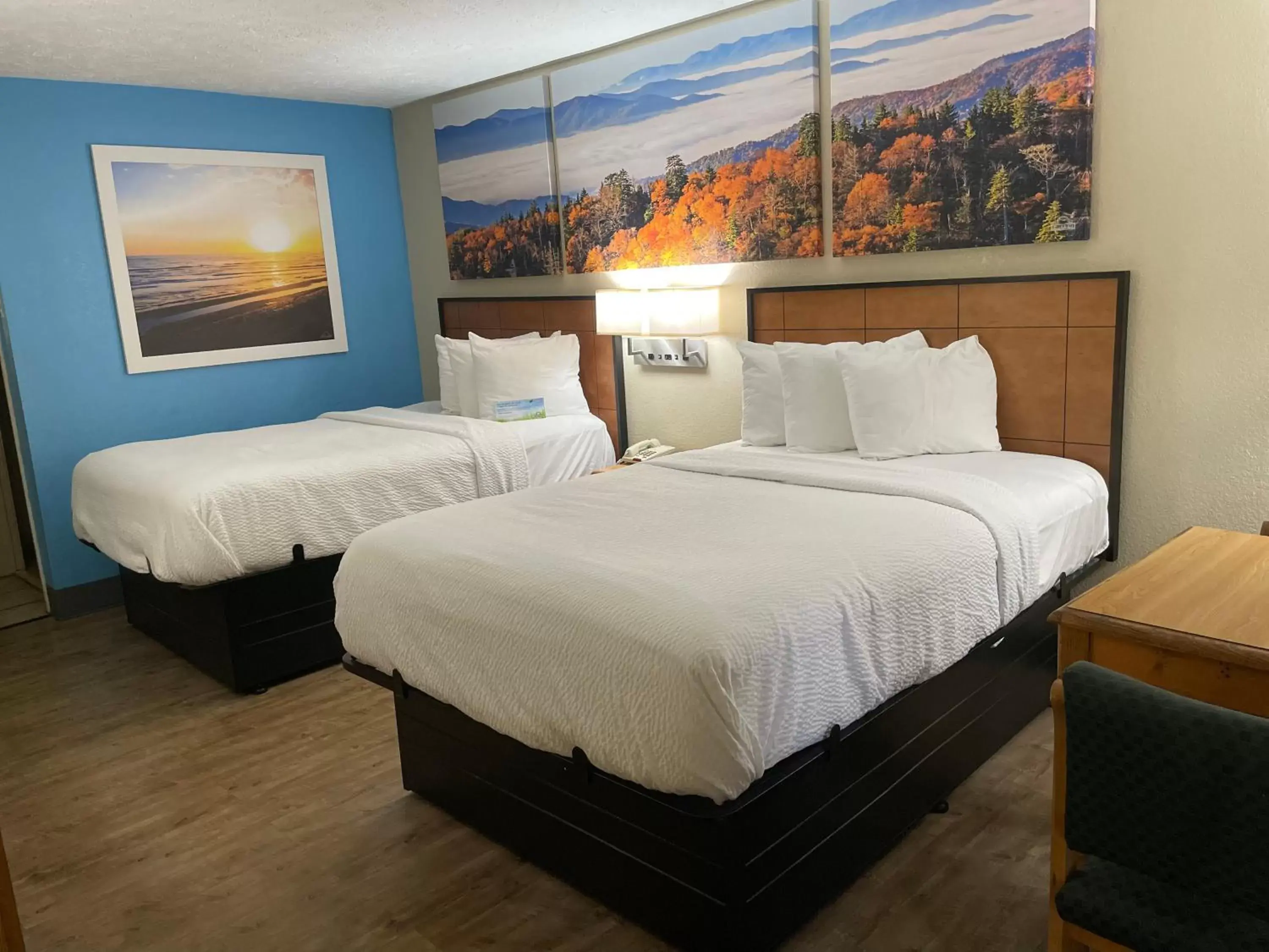 Bed in Days Inn by Wyndham Lexington