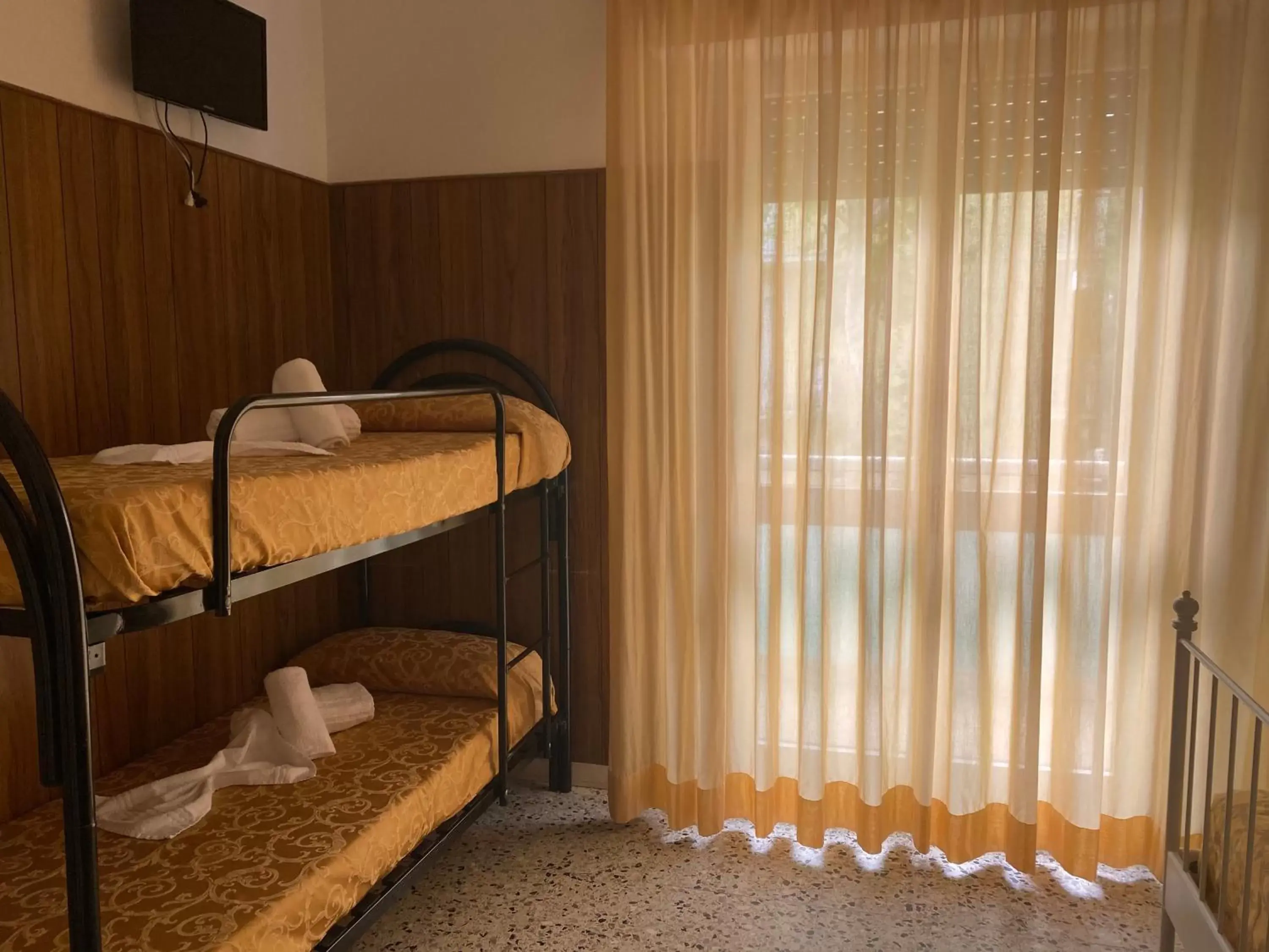 Bed in Hotel Modenese