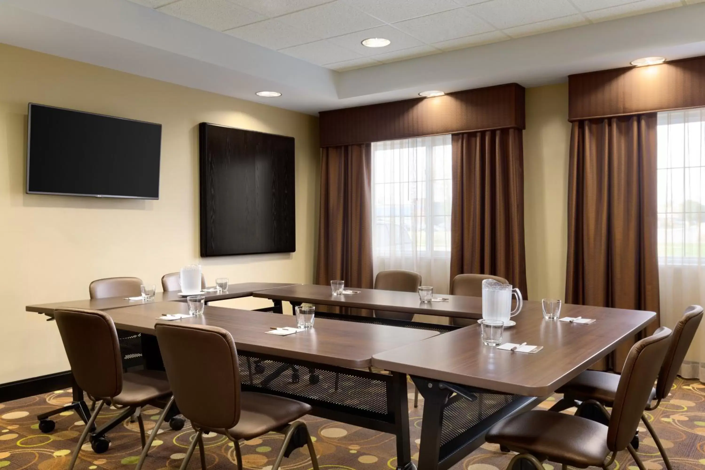 Meeting/conference room in Staybridge Suites West Edmonton, an IHG Hotel