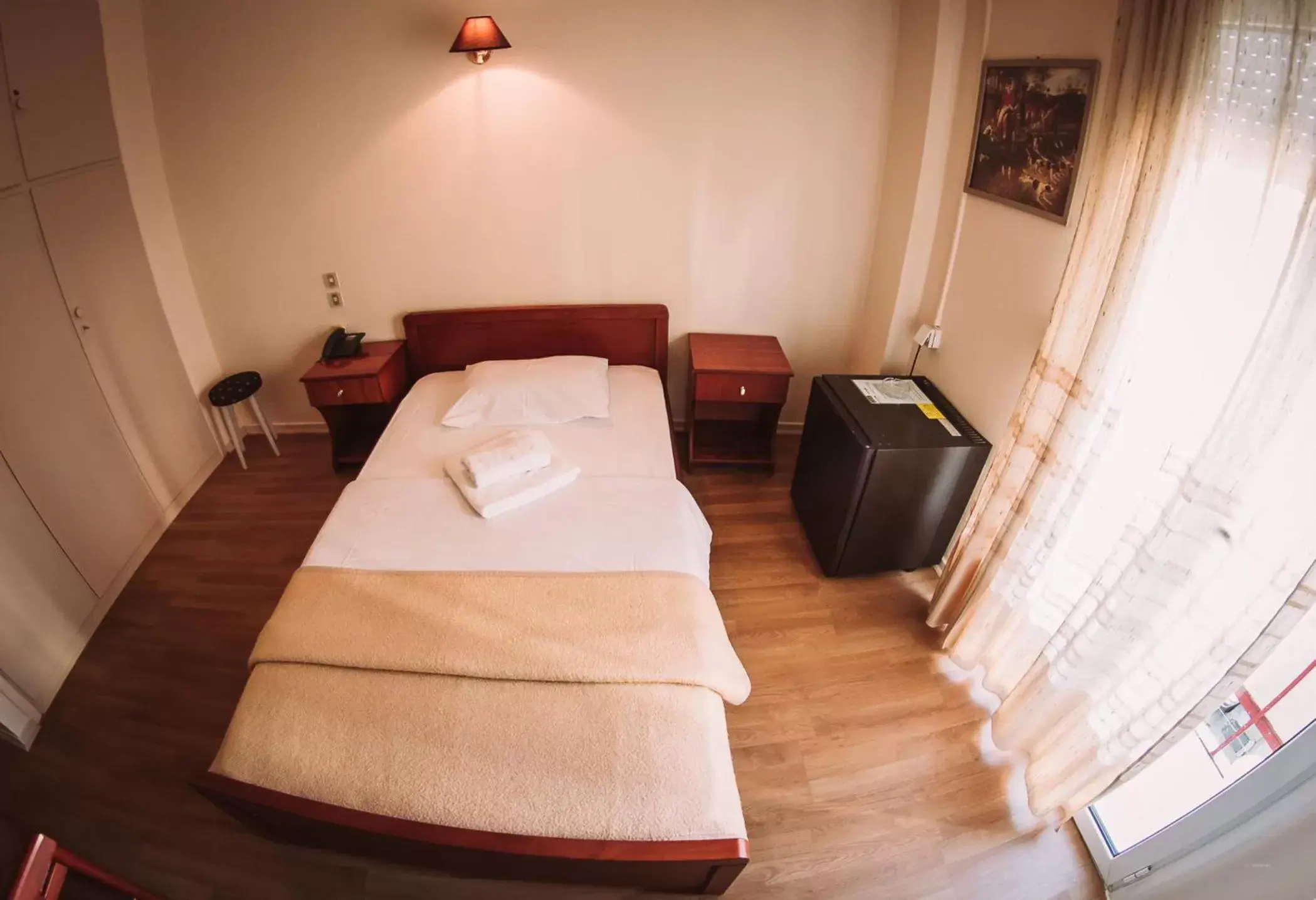 Photo of the whole room, Bed in Hotel King Pyrros