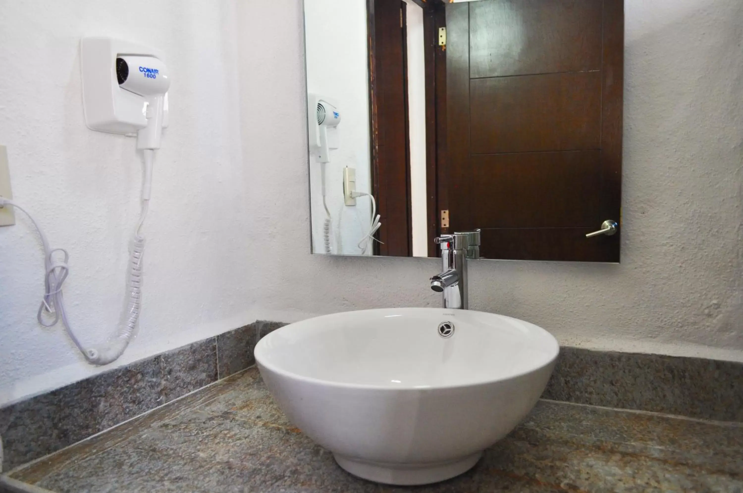 Bathroom in Petit Hotel Pilitas