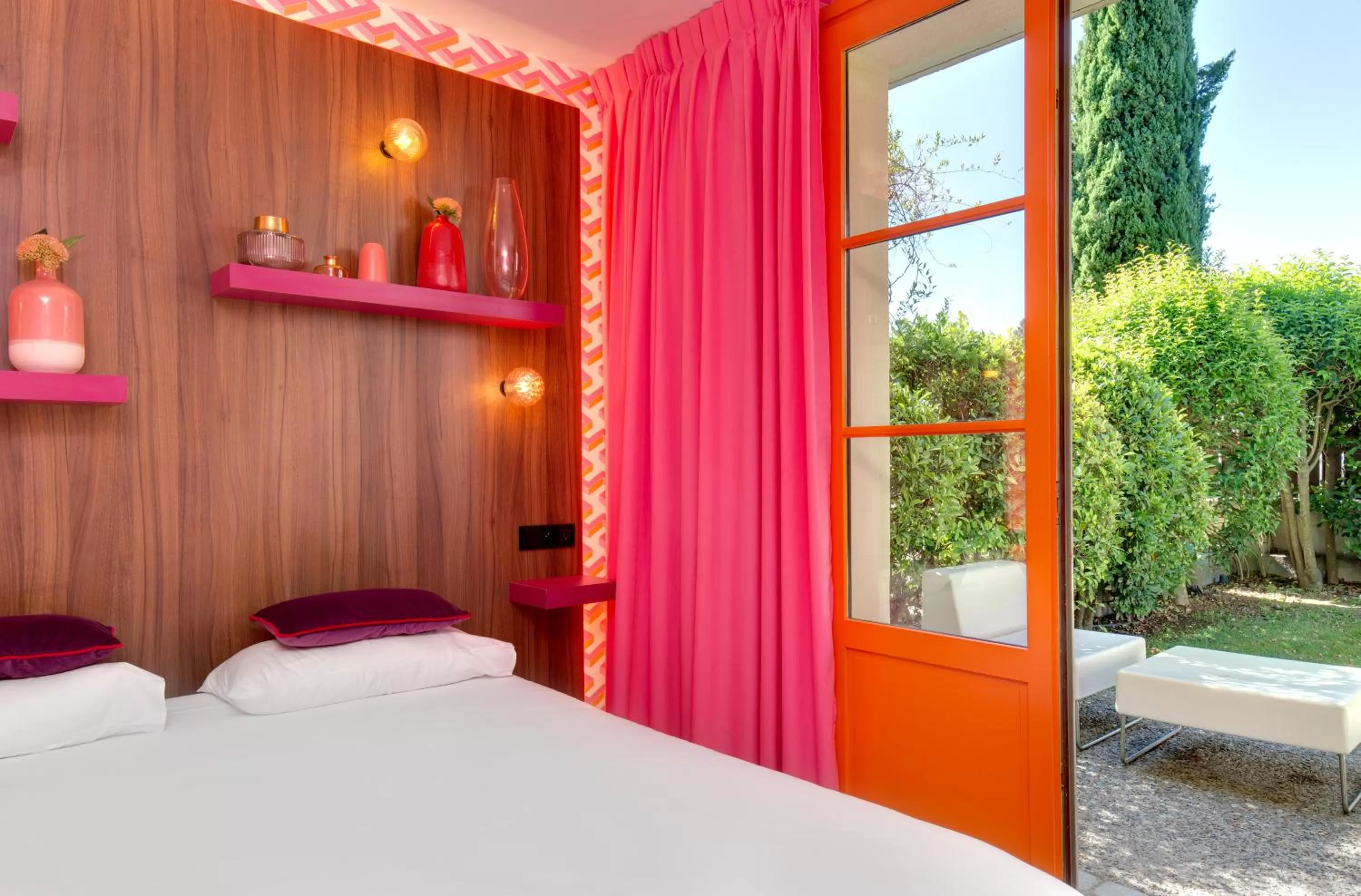 Bed in Hôtel Montmorency & Spa