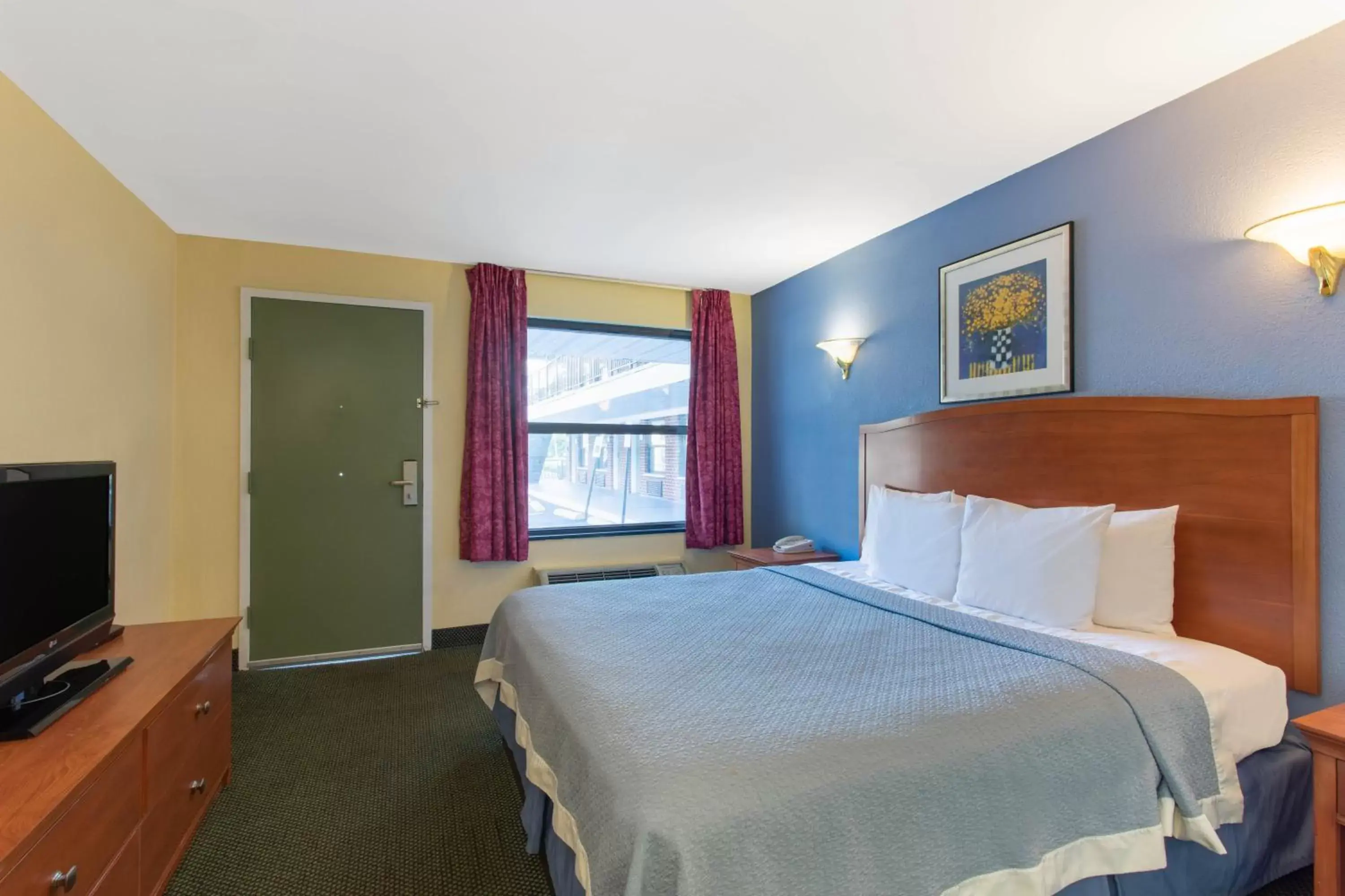 Bed in Days Inn by Wyndham Elmsford