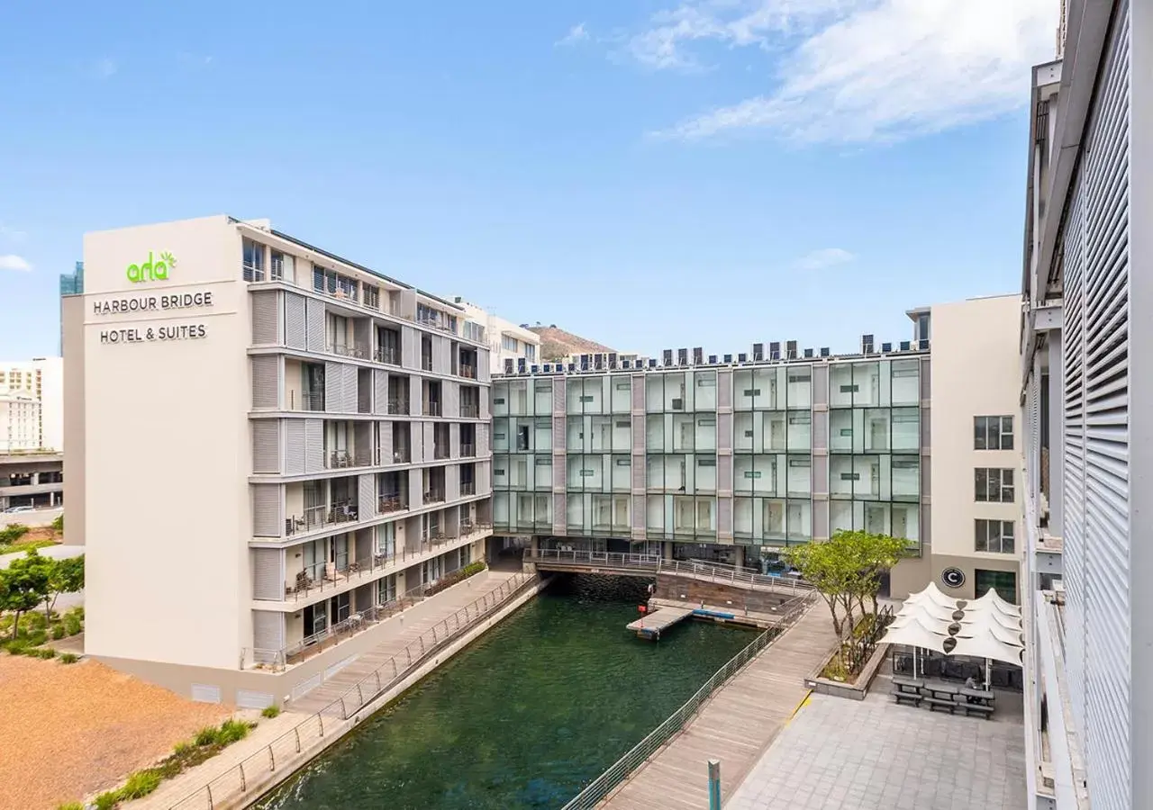 Bird's eye view, Pool View in aha Harbour Bridge Hotel & Suites