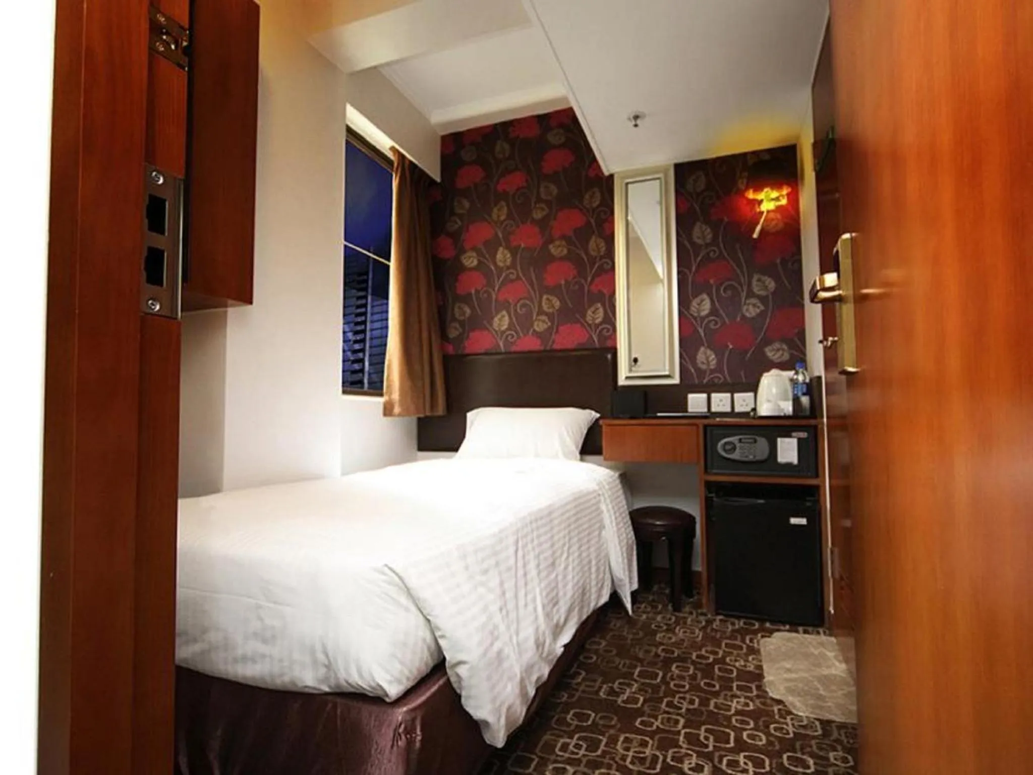 Photo of the whole room, Bed in Lander Hotel Prince Edward