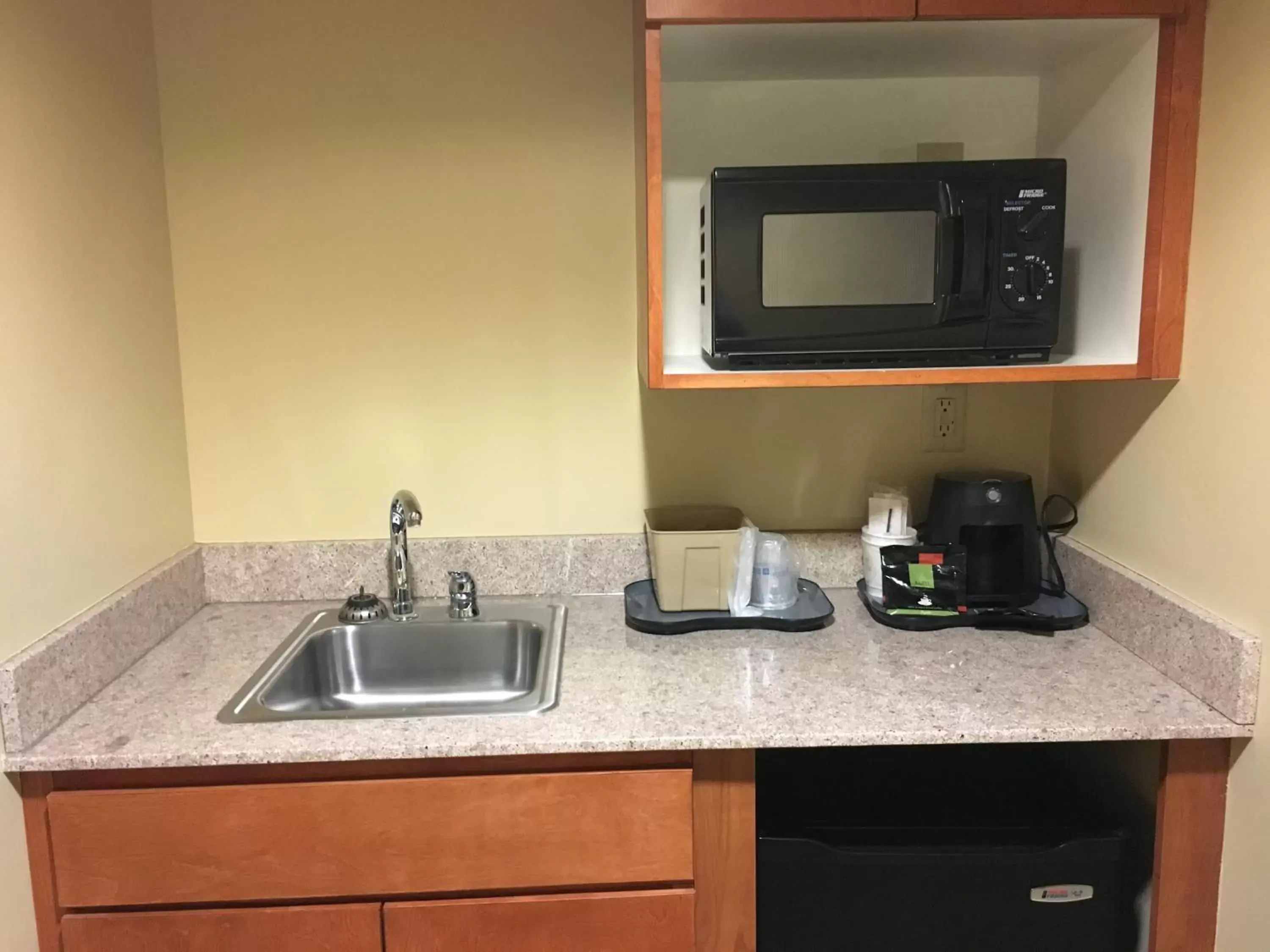 Coffee/tea facilities in Wingate by Wyndham Coon Rapids