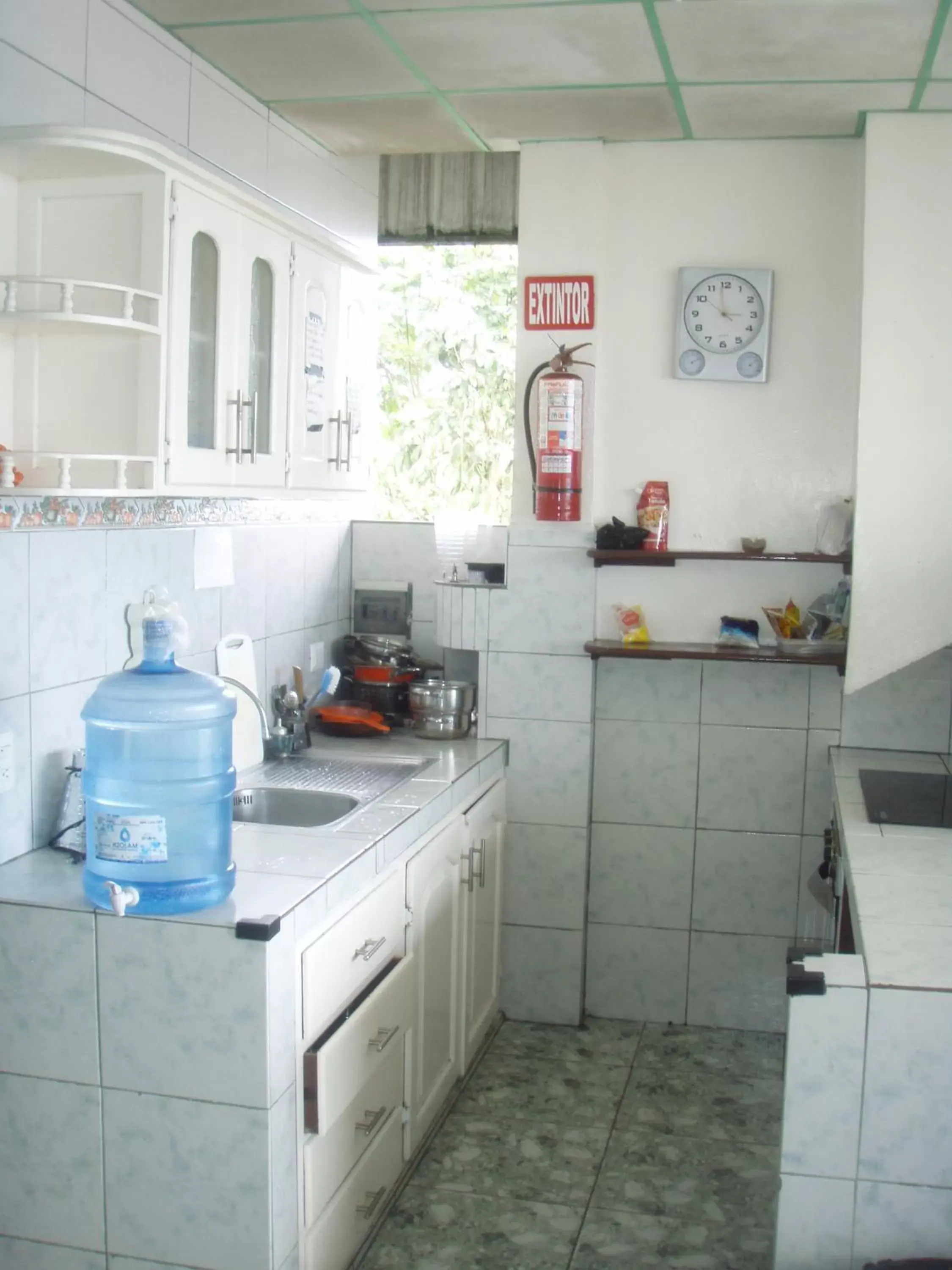 Basic Triple Room with Shared Bathroom in Hostal Limoncocha Basic Triple Room with Shared Bathroom in Hostal Limoncocha