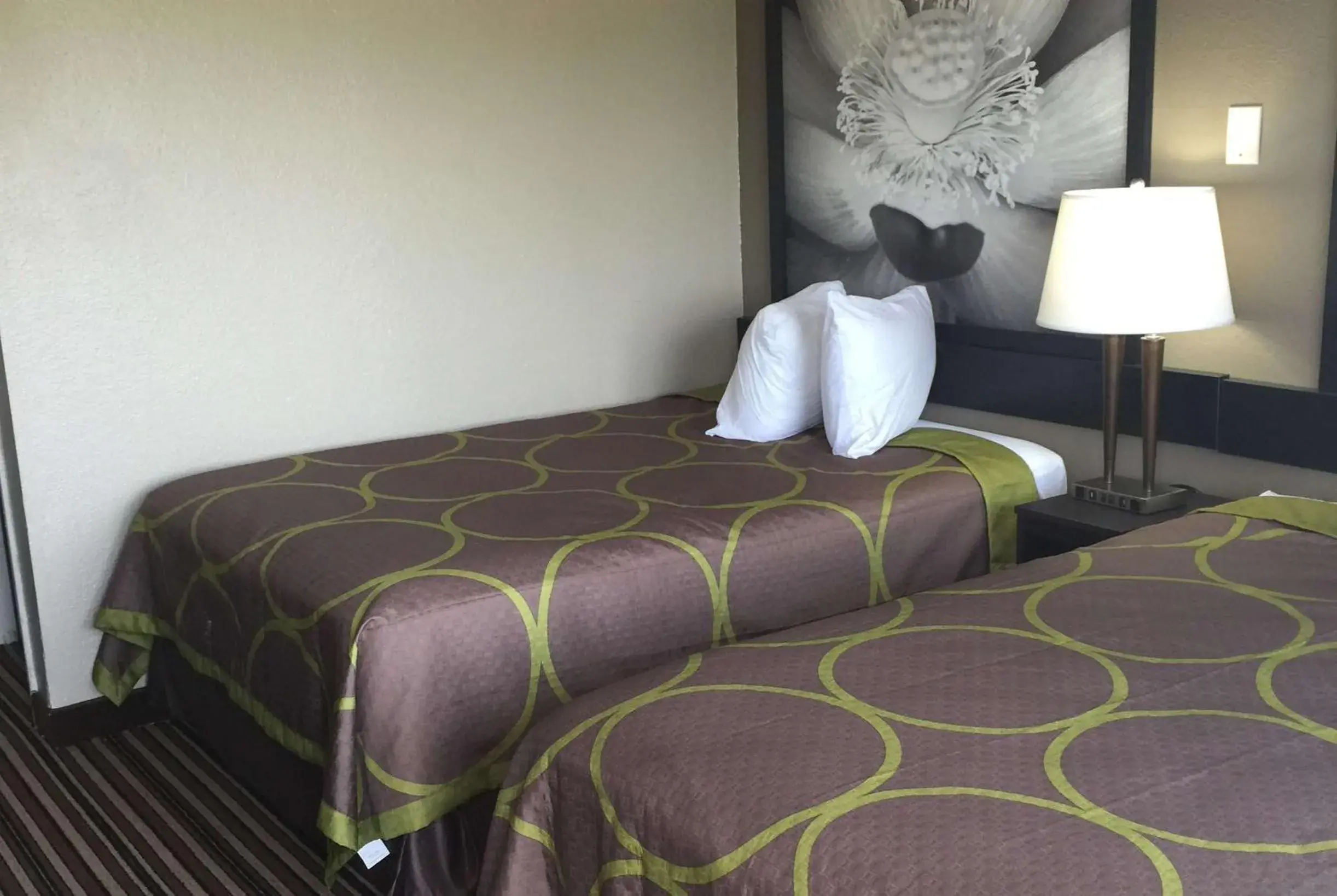 Photo of the whole room, Bed in Super 8 by Wyndham Florence