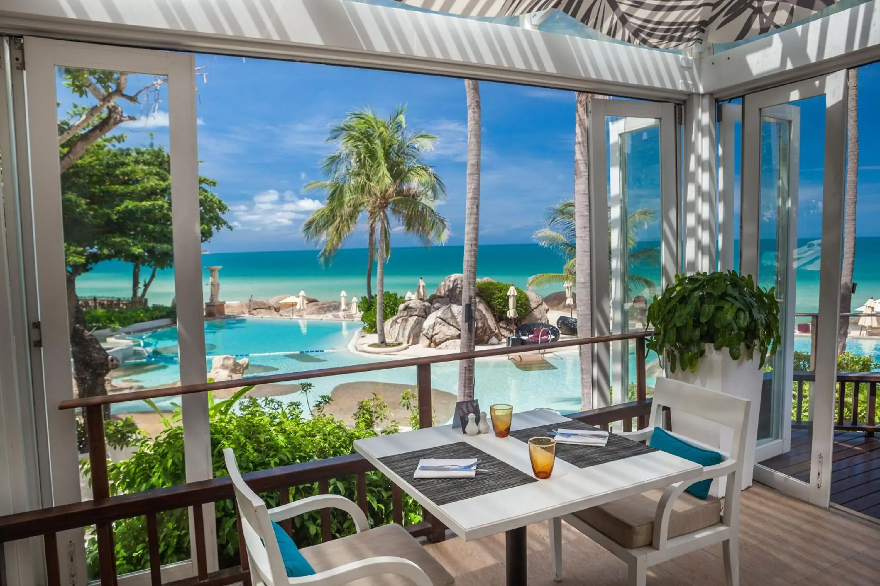 Restaurant/places to eat, Pool View in Sheraton Samui Resort