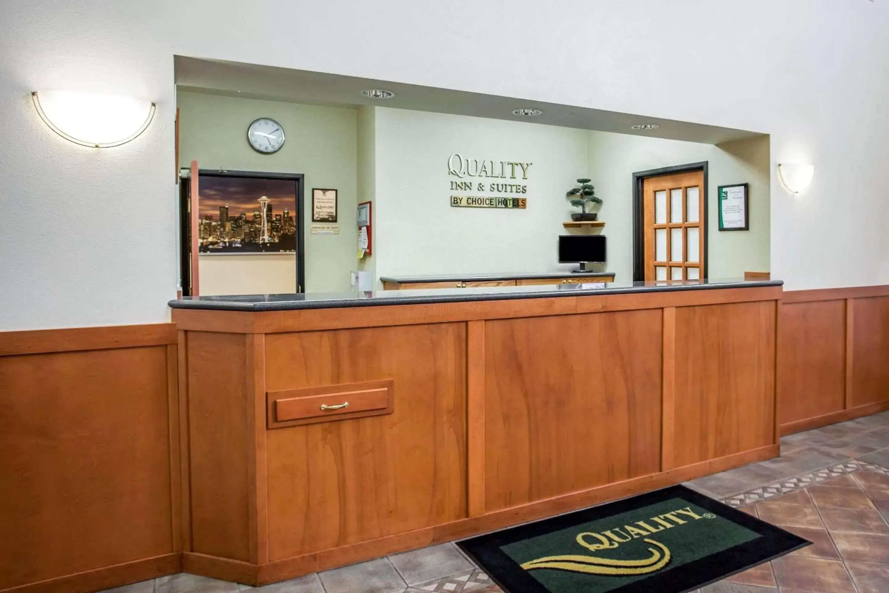 Lobby or reception, Lobby/Reception in Quality Inn & Suites Federal Way - Seattle