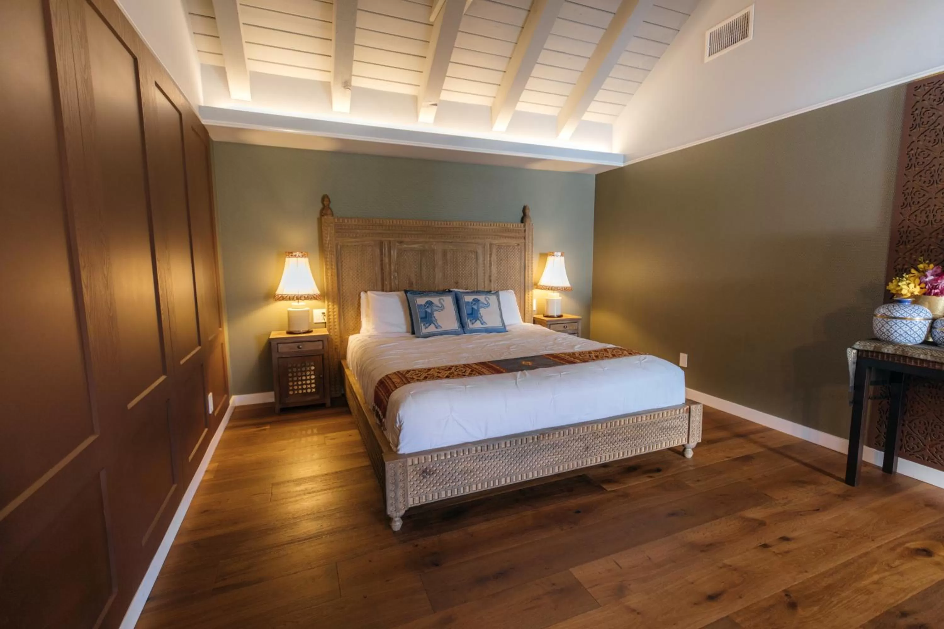 Bed in Bann at Oak Knoll Napa