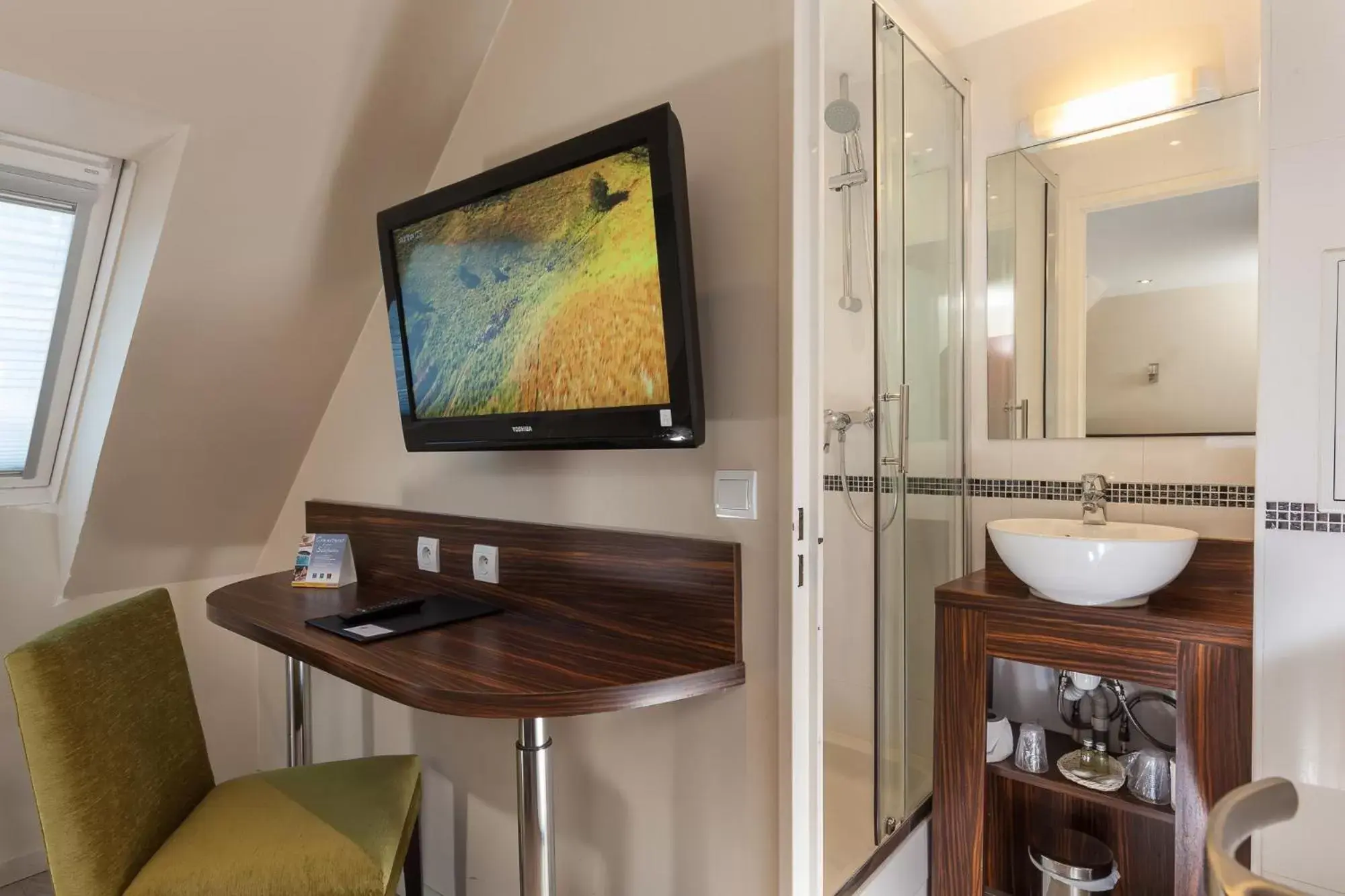 Bedroom, TV/Entertainment Center in Hotel Apolonia Paris Montmartre; Sure Hotel Collection by Best Western