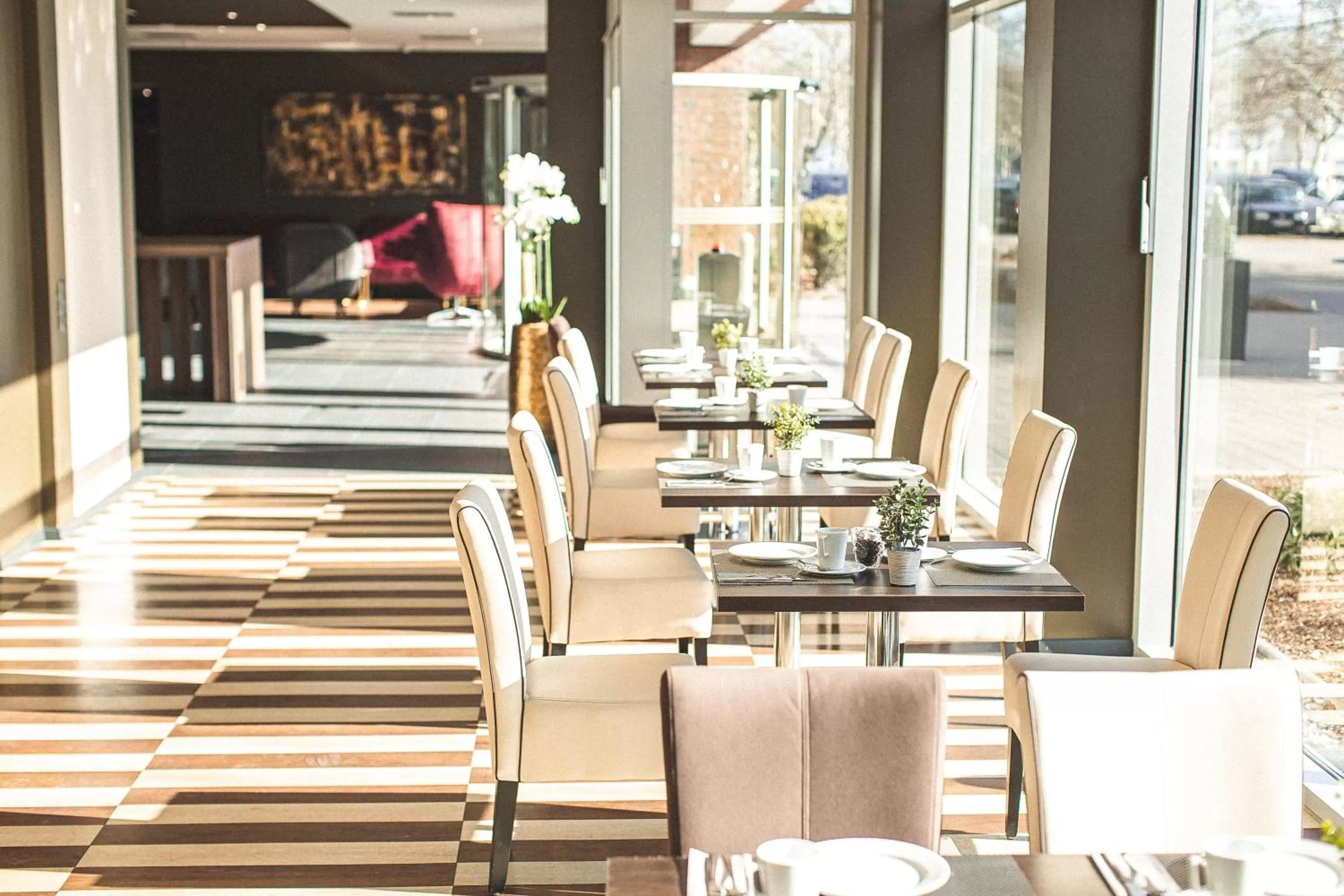 Restaurant/places to eat in PLAZA Premium Karlsruhe