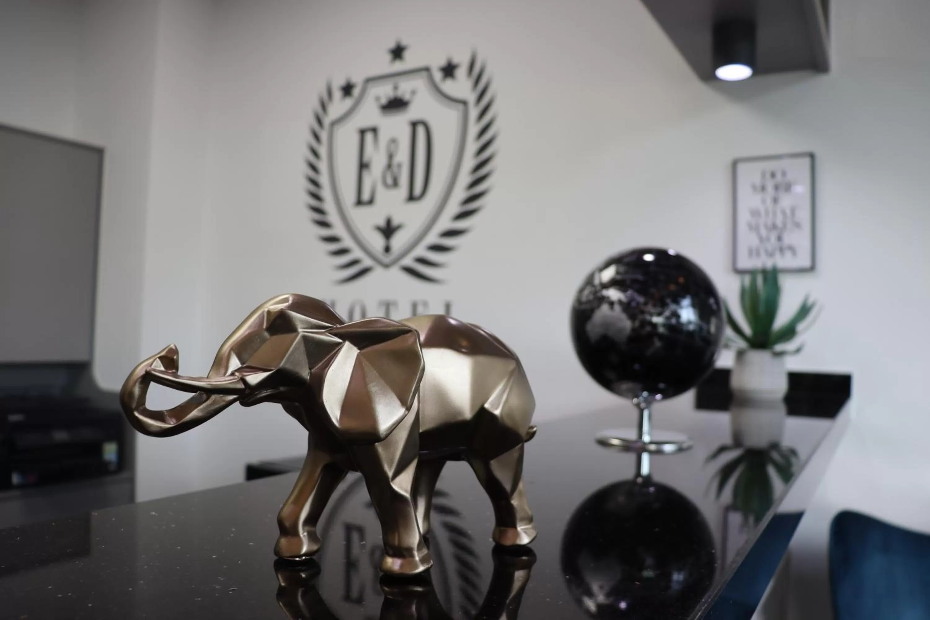 Lobby or reception in E&D Hotel Rodgau