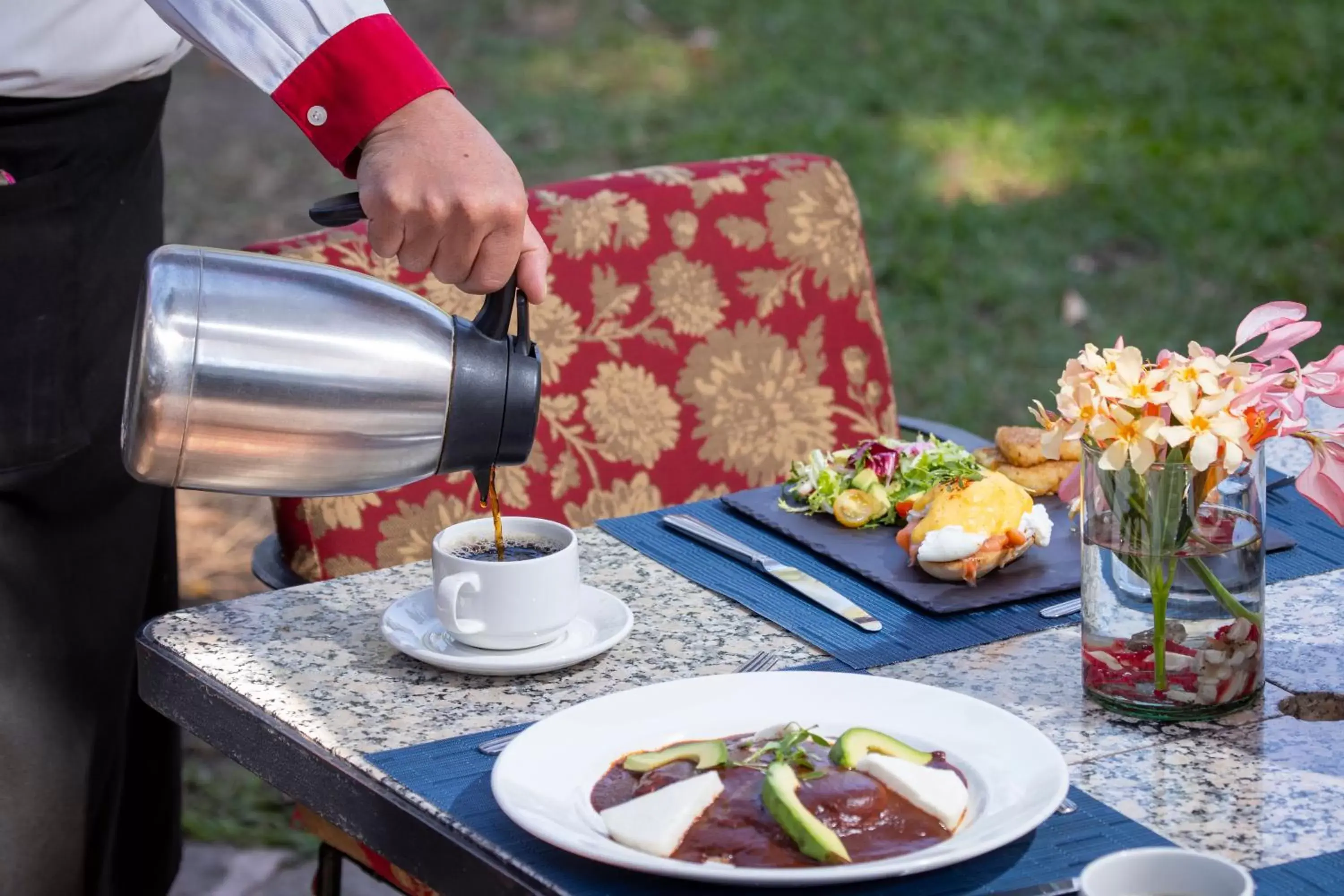 Coffee/tea facilities in Hosteria Las Quintas Hotel & Spa