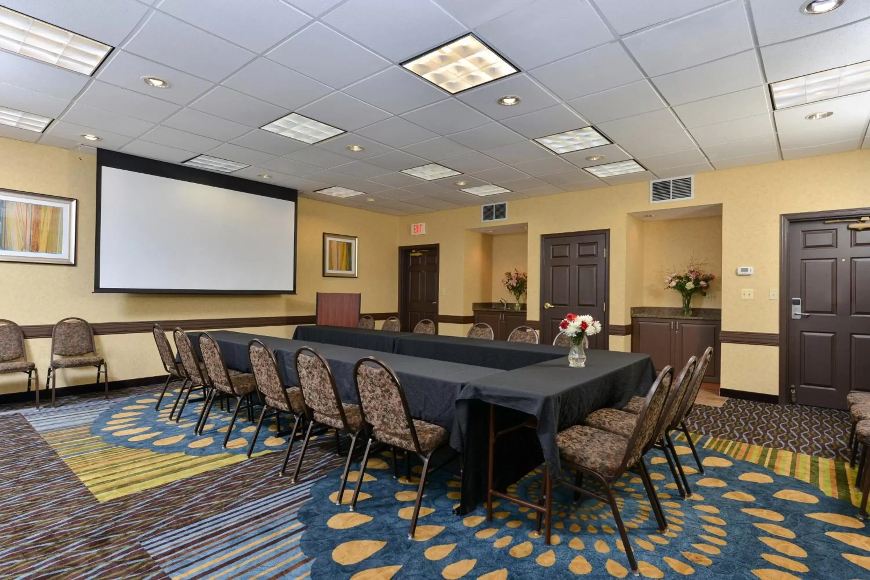 Meeting/conference room in Holiday Inn Express St. Paul South - Inver Grove Heights, an IHG Hotel