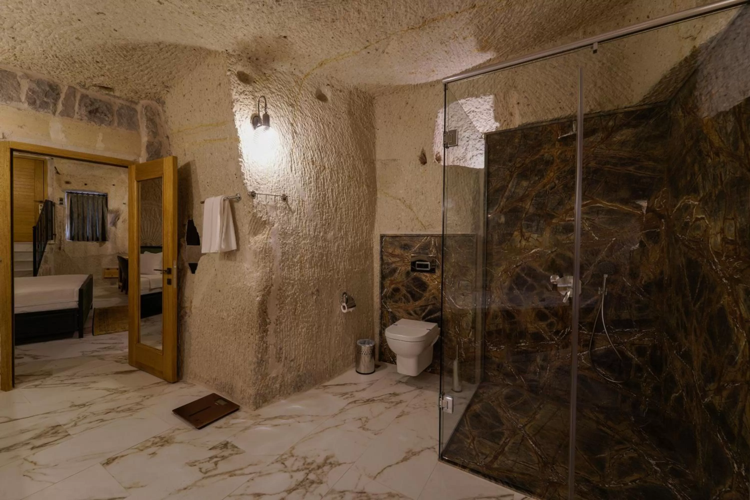 Shower in The Niche Cave Hotel