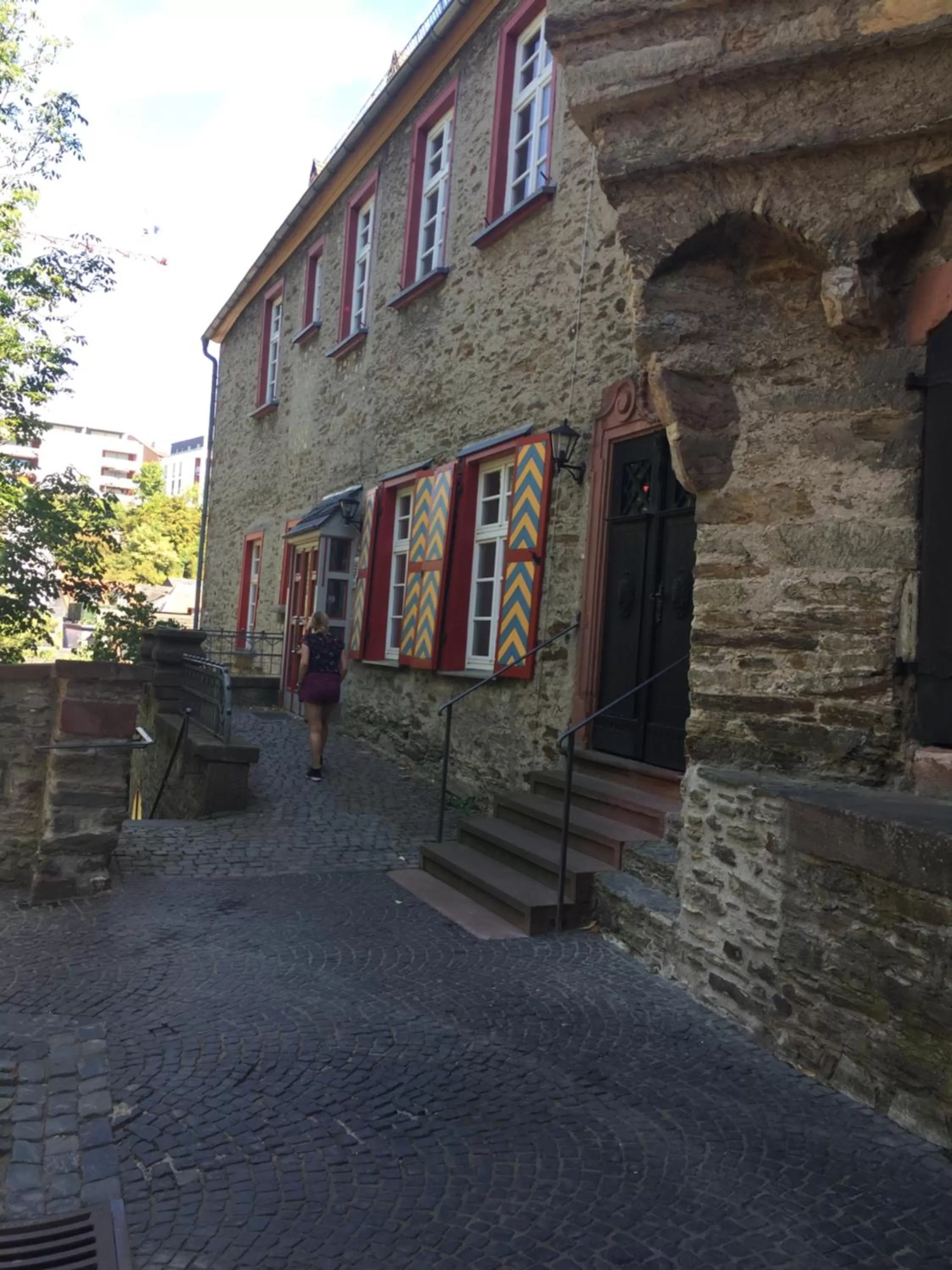 Nearby landmark, Property Building in Moderne Wohnung im Rhein-Main-Gebiet