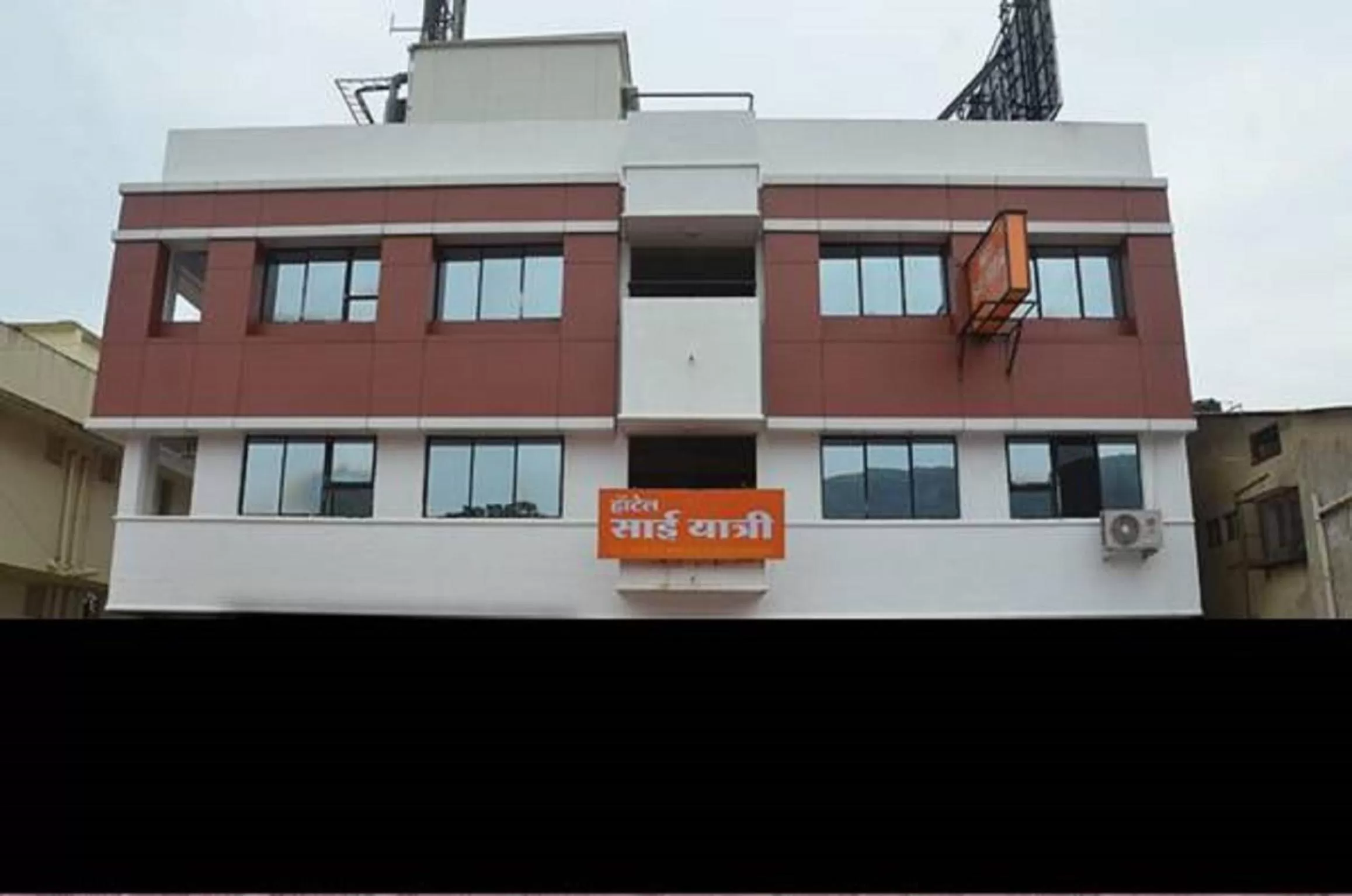 Facade/entrance, Property Building in Hotel Sai Yatri