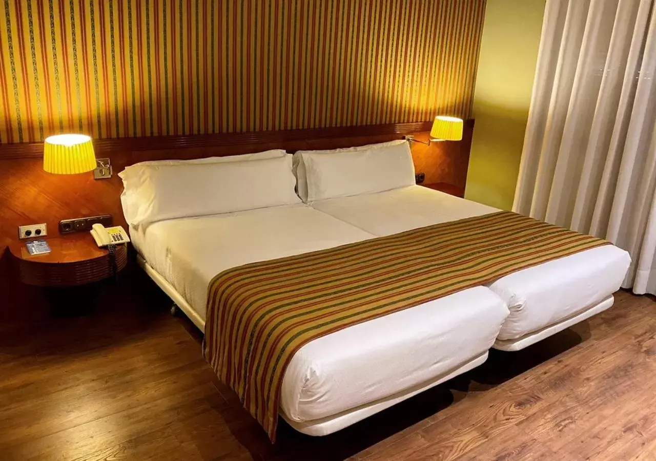 Bedroom, Bed in Hotel Torremangana