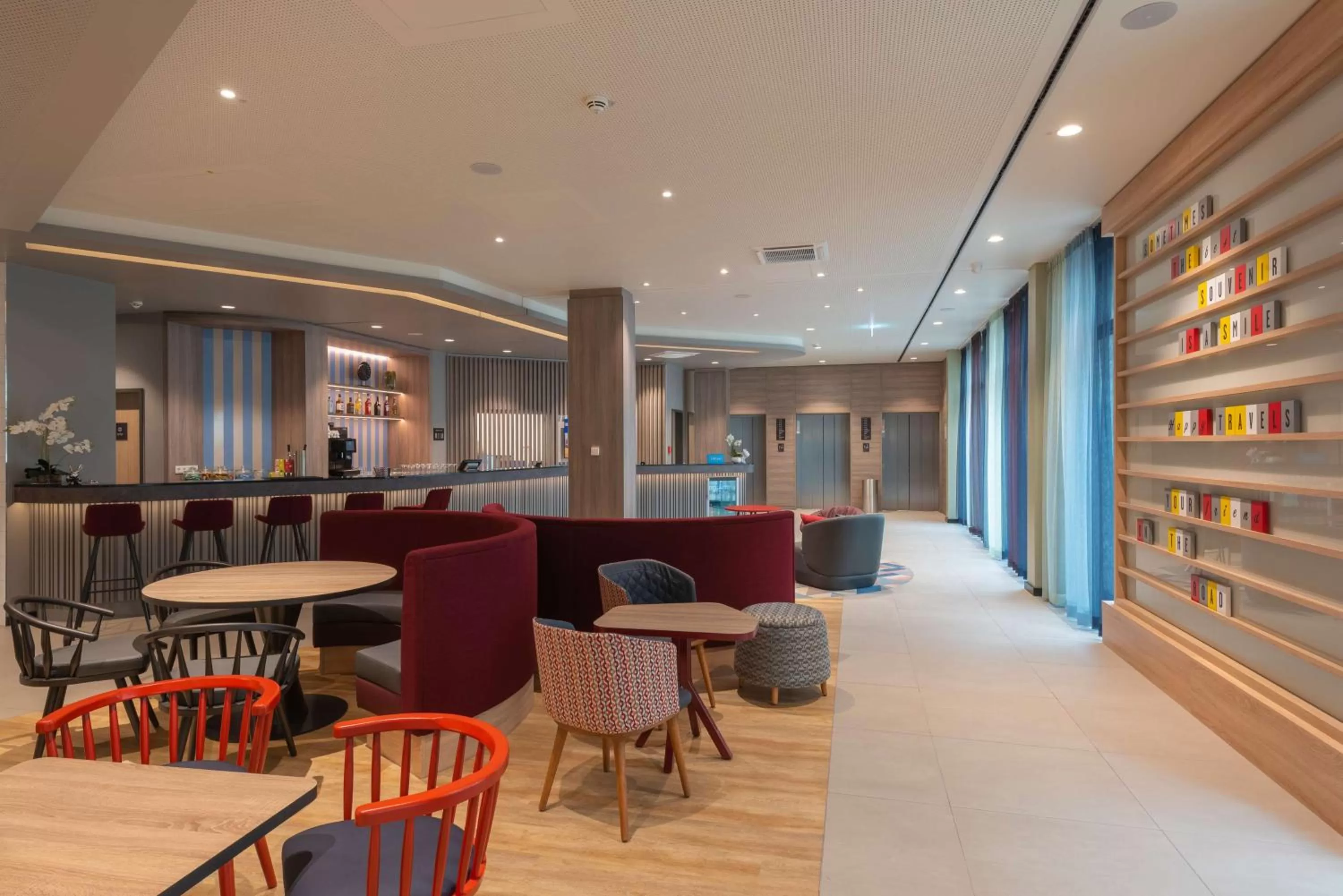Lobby or reception in Hampton By Hilton Munich City North