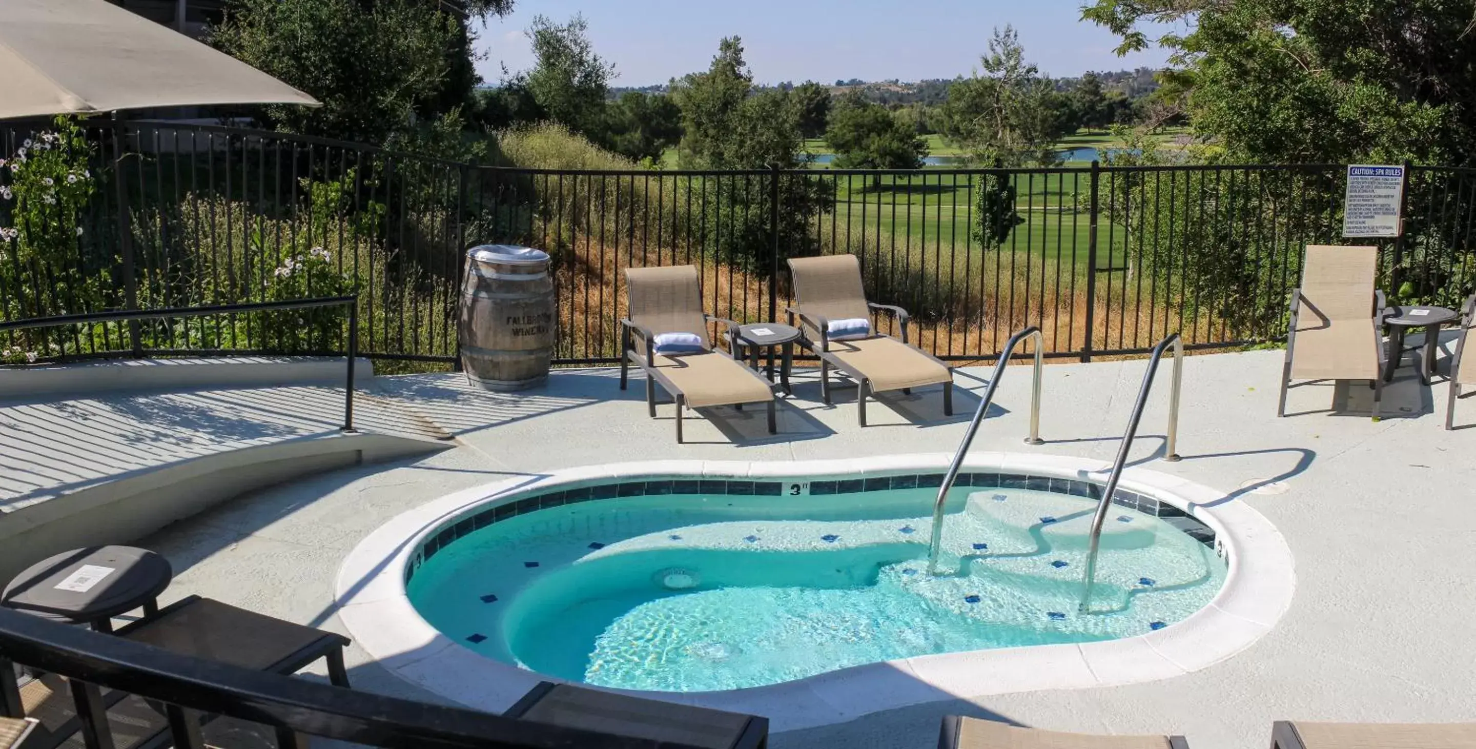 Hot Tub, Swimming Pool in Temecula Creek Inn