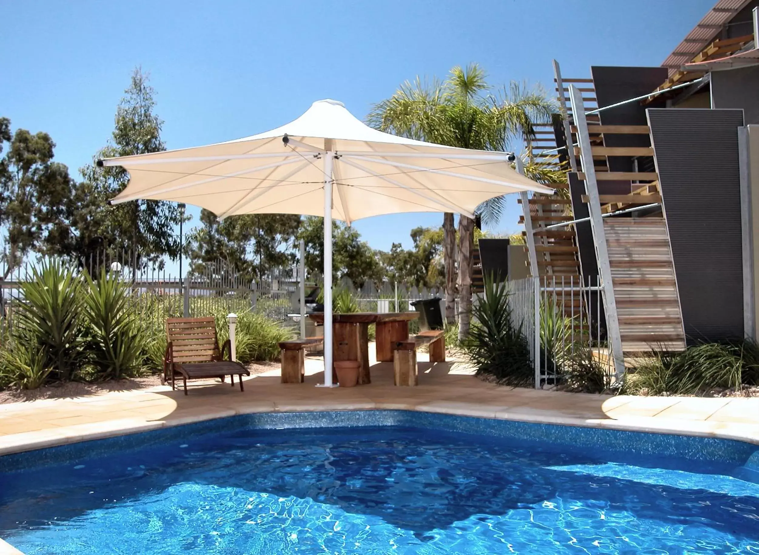 Swimming Pool in Majestic Oasis Apartments