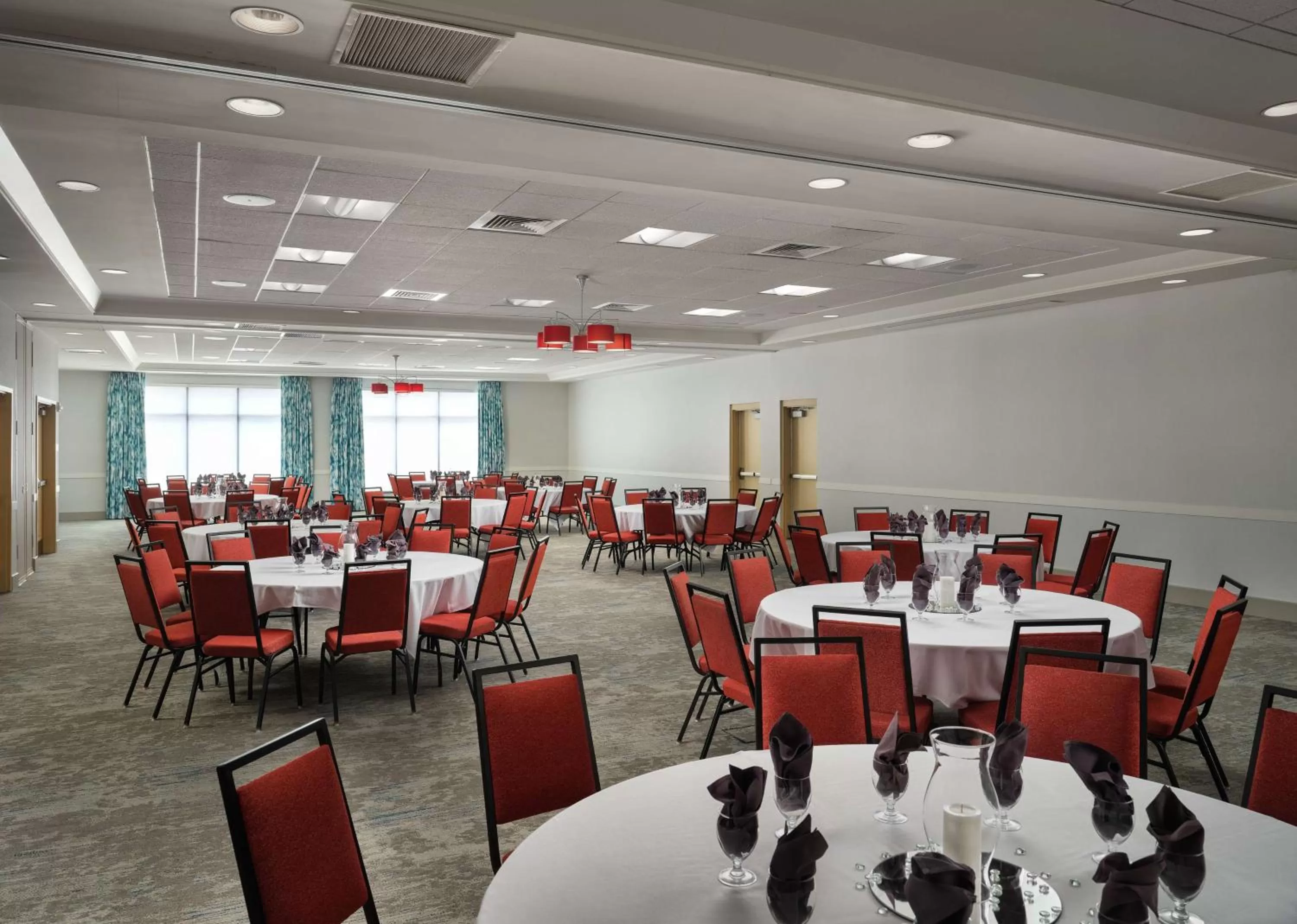 Dining area in Hilton Garden Inn Ann Arbor