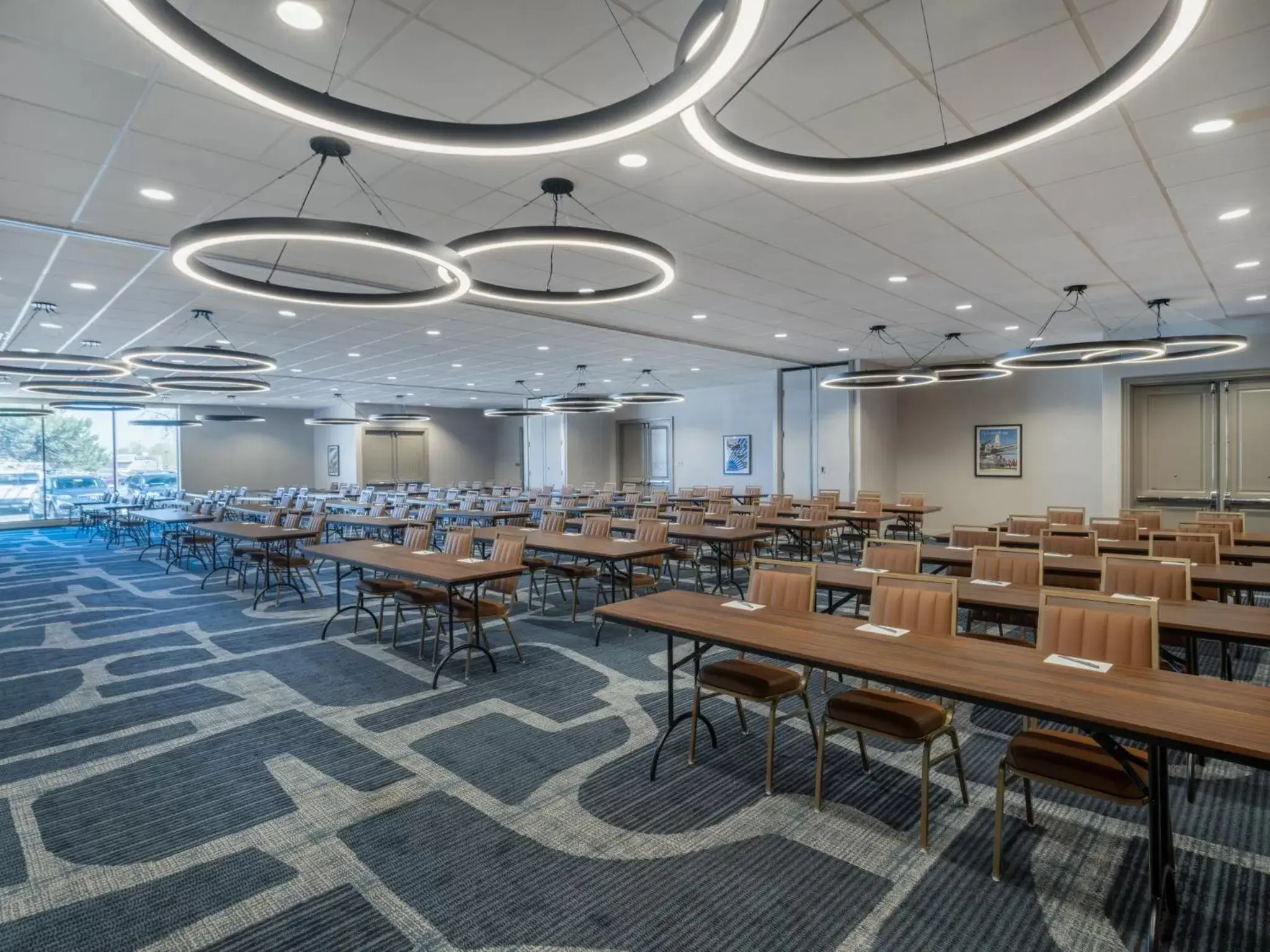 Meeting/conference room, Restaurant/Places to Eat in Holiday Inn Chicago O'Hare - Rosemont, an IHG Hotel