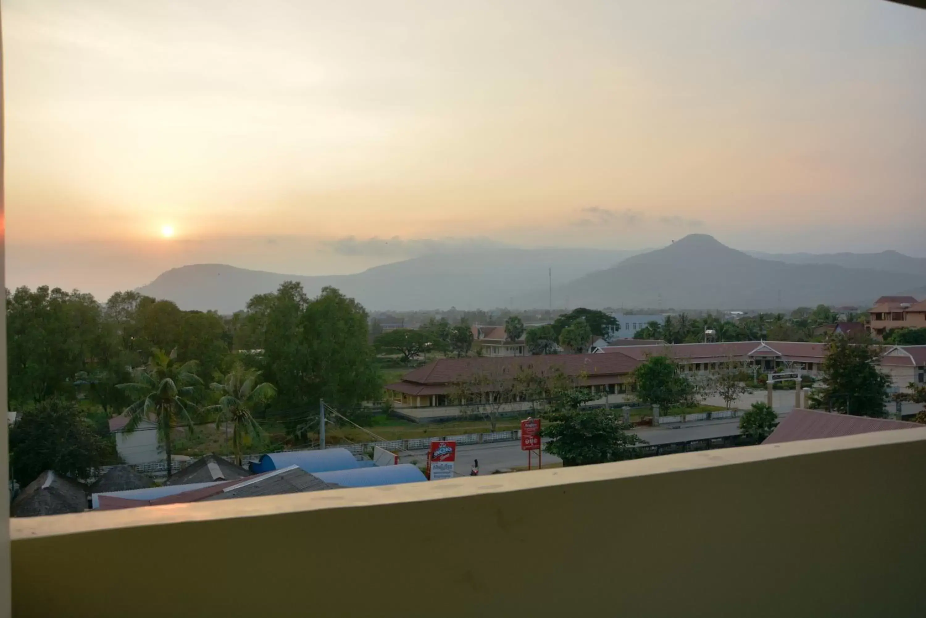 Balcony/Terrace in Neakru Guesthouse and Restaurant