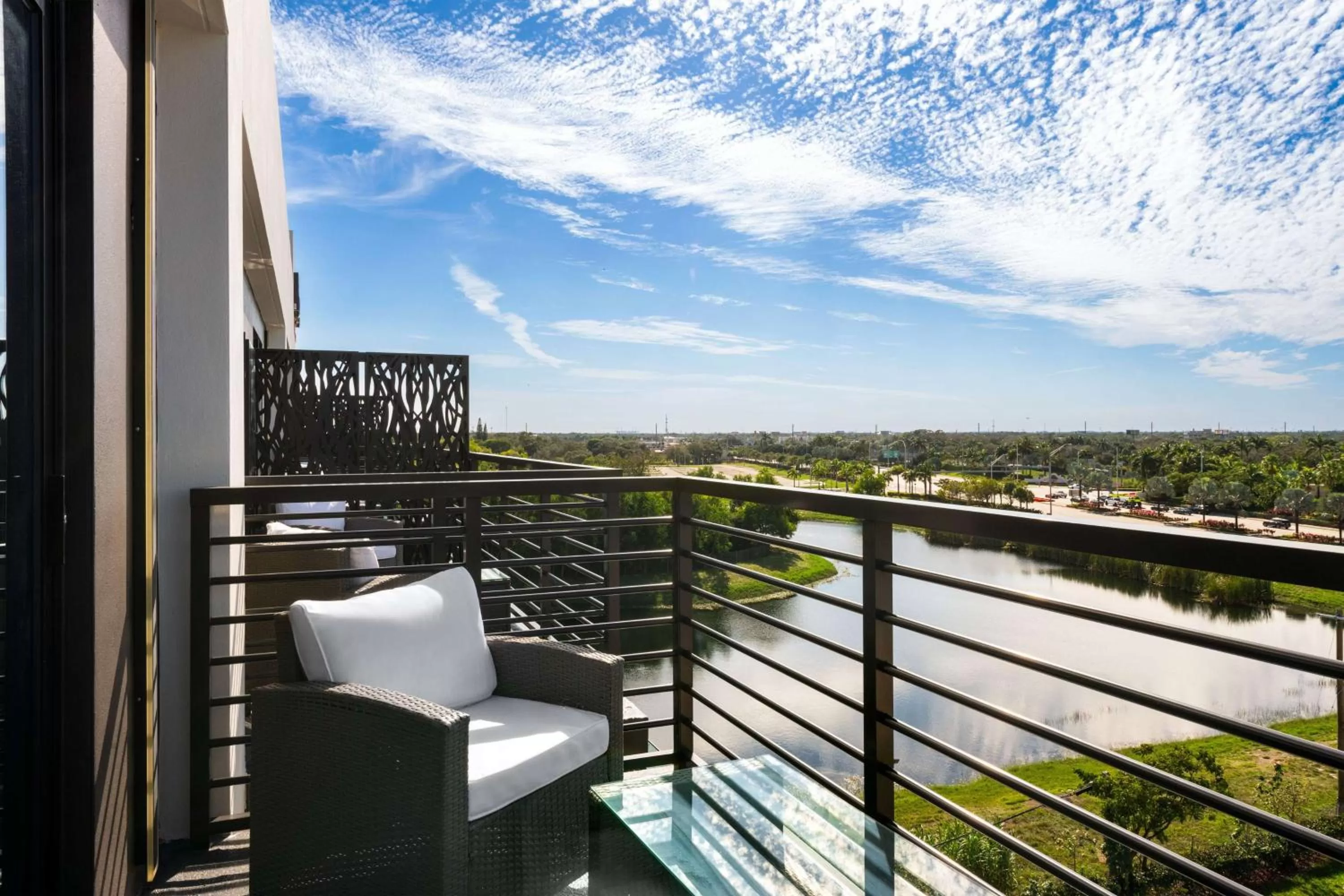 Photo of the whole room in Dolce by Wyndham Hollywood