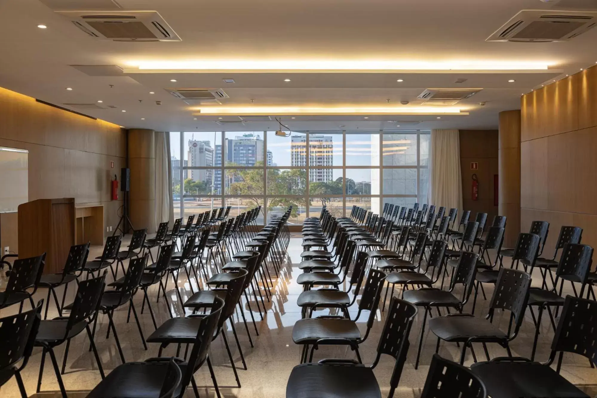 Business facilities in Ramada by Wyndham Brasilia Alvorada