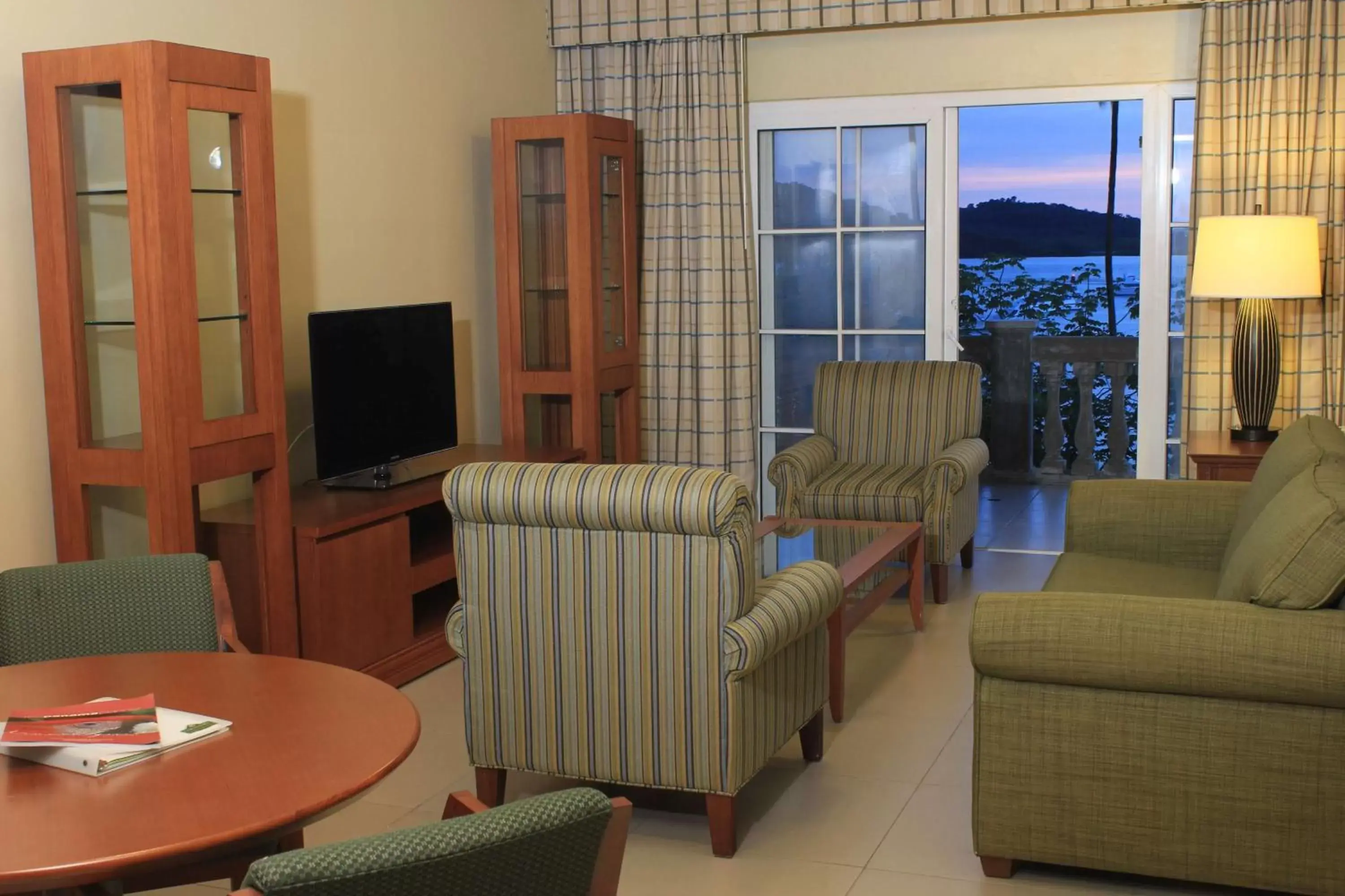 Photo of the whole room, Seating Area in Radisson Hotel Panama Canal