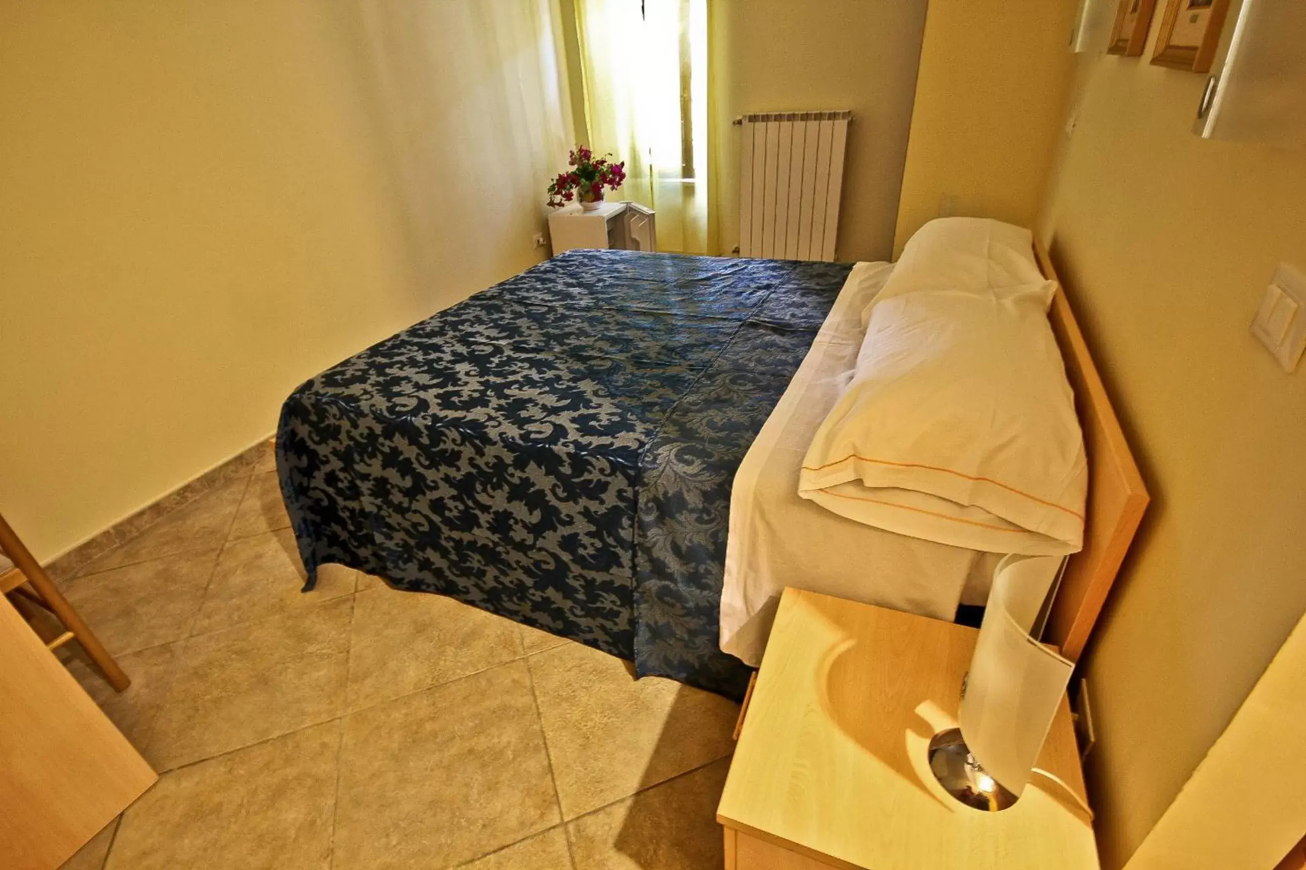 Double Room in Il Cantinone Rooms Double Room in Il Cantinone Rooms