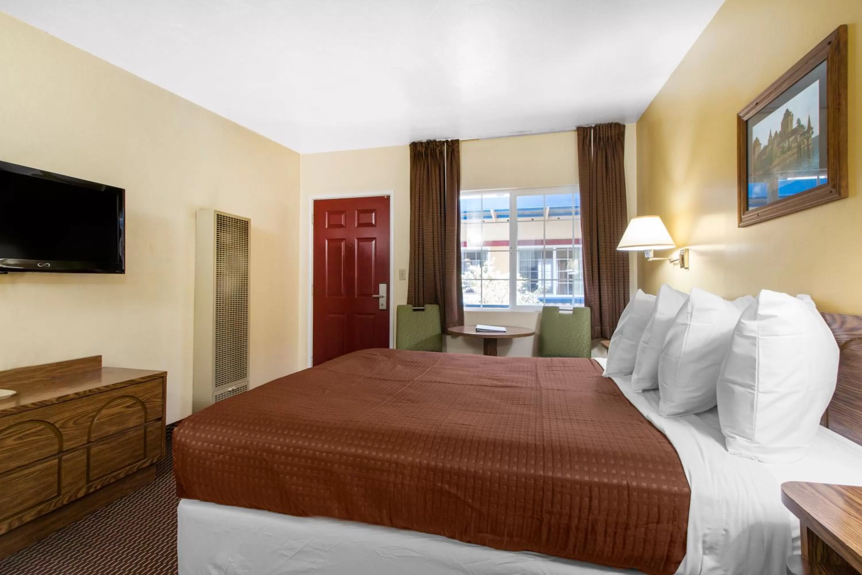 Bed in Eureka Town House Motel - Historic Old Town