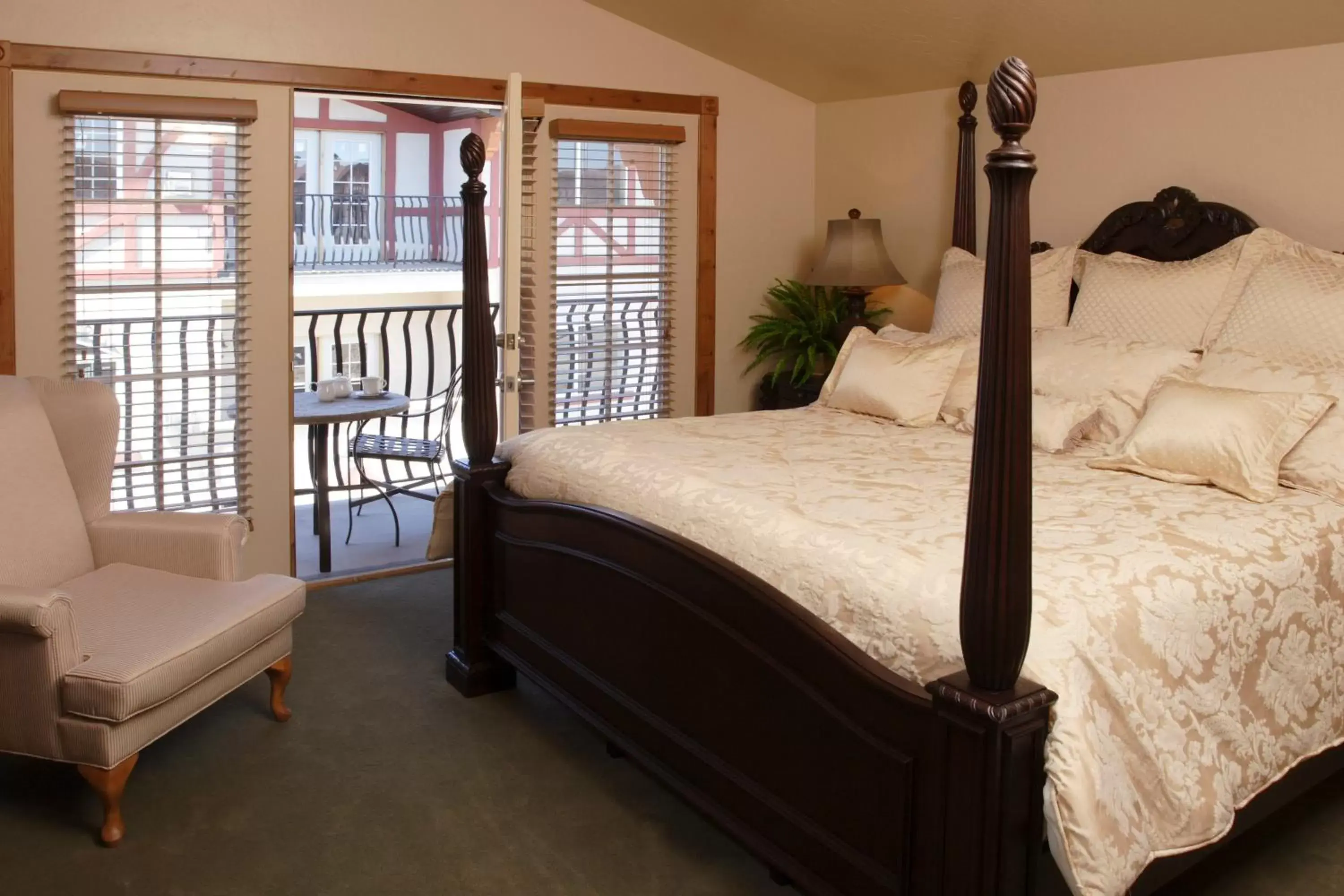 Day, Bed in Zermatt Utah Resort & Spa Trademark Collection by Wyndham