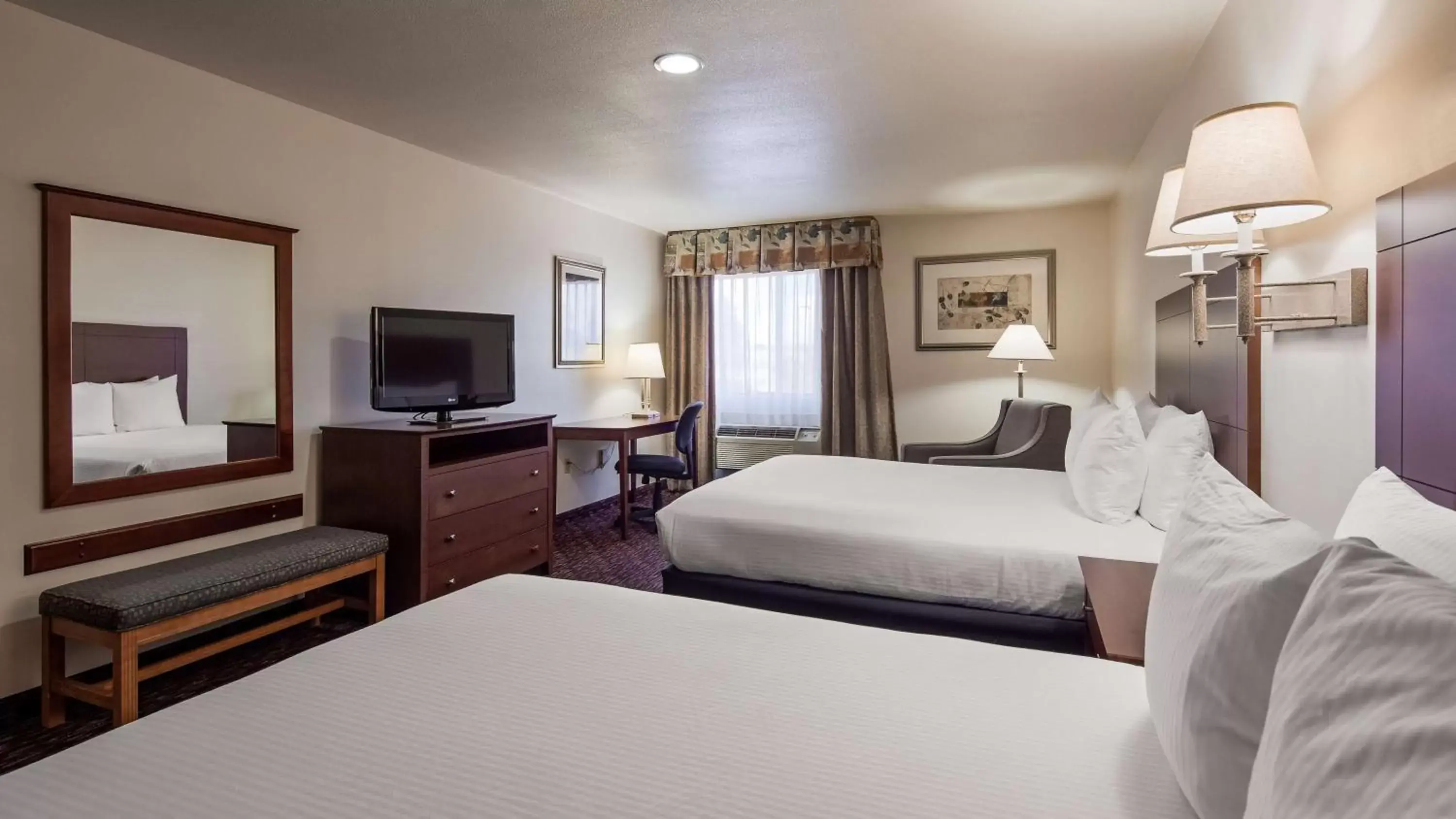 Bedroom, Bed in Best Western Socorro Hotel & Suites