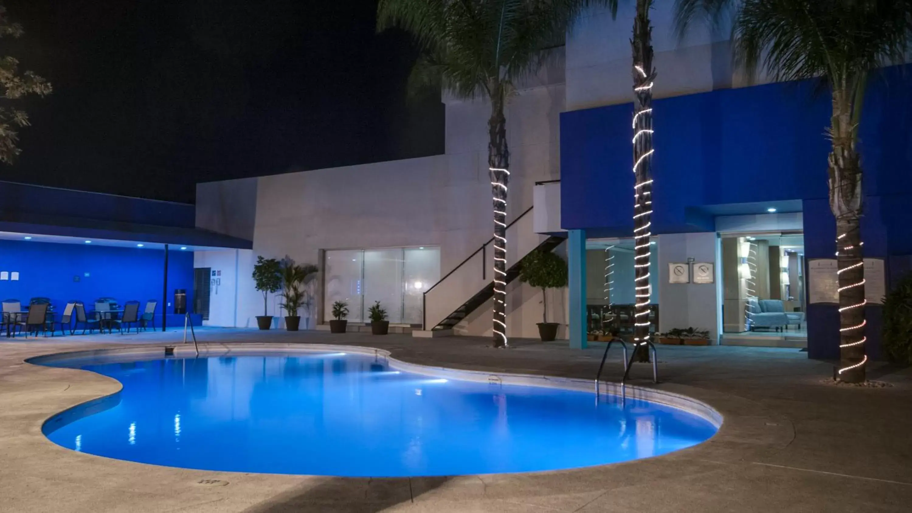 Swimming Pool in Staybridge Suites Guadalajara Expo, an IHG Hotel