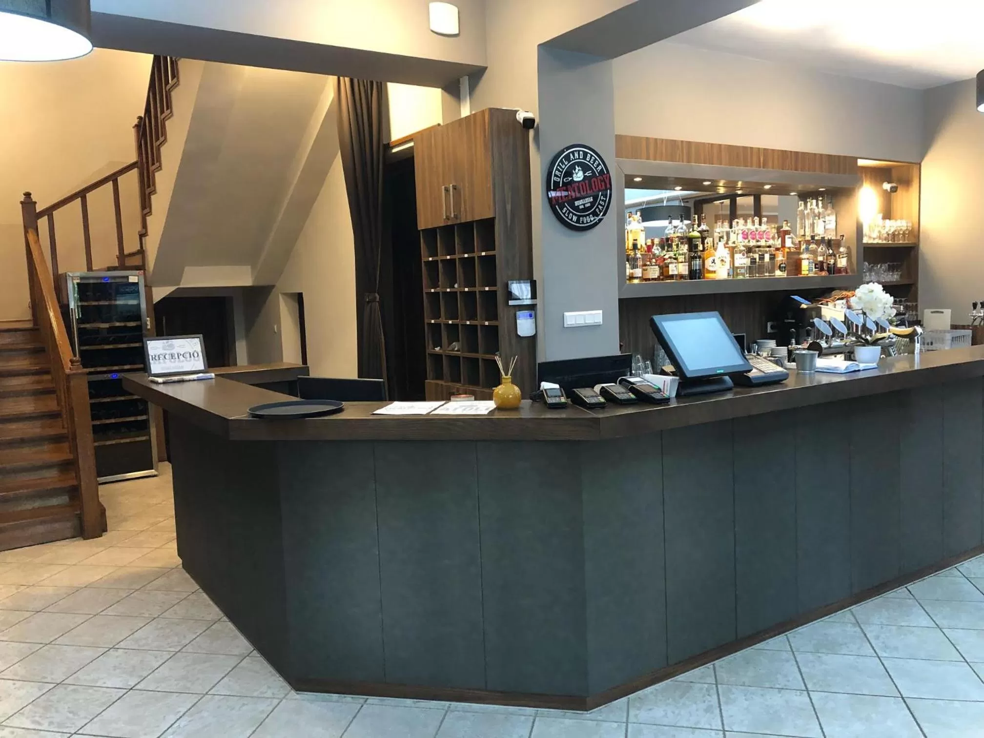 Lounge or bar, Lobby/Reception in Svájci Lak Panzió