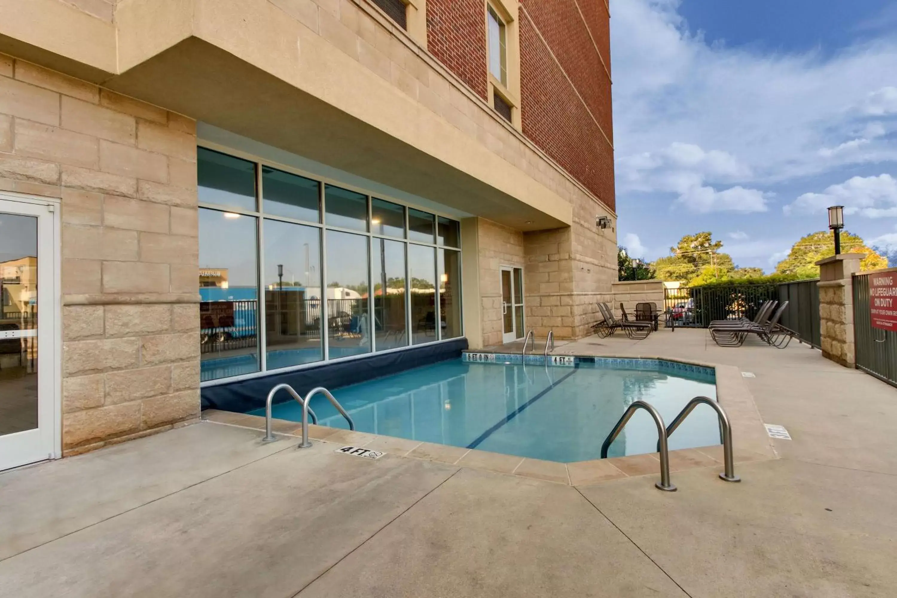 Activities, Swimming Pool in Drury Inn & Suites Meridian