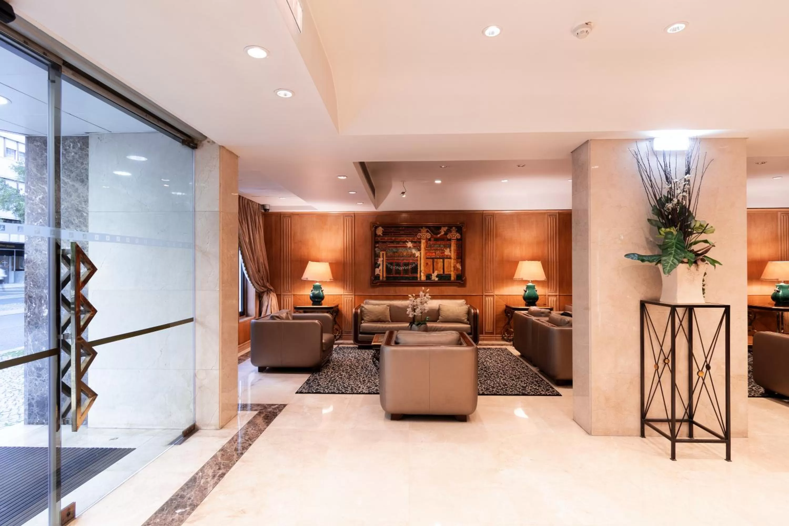 Lounge or bar in SANA Reno Hotel