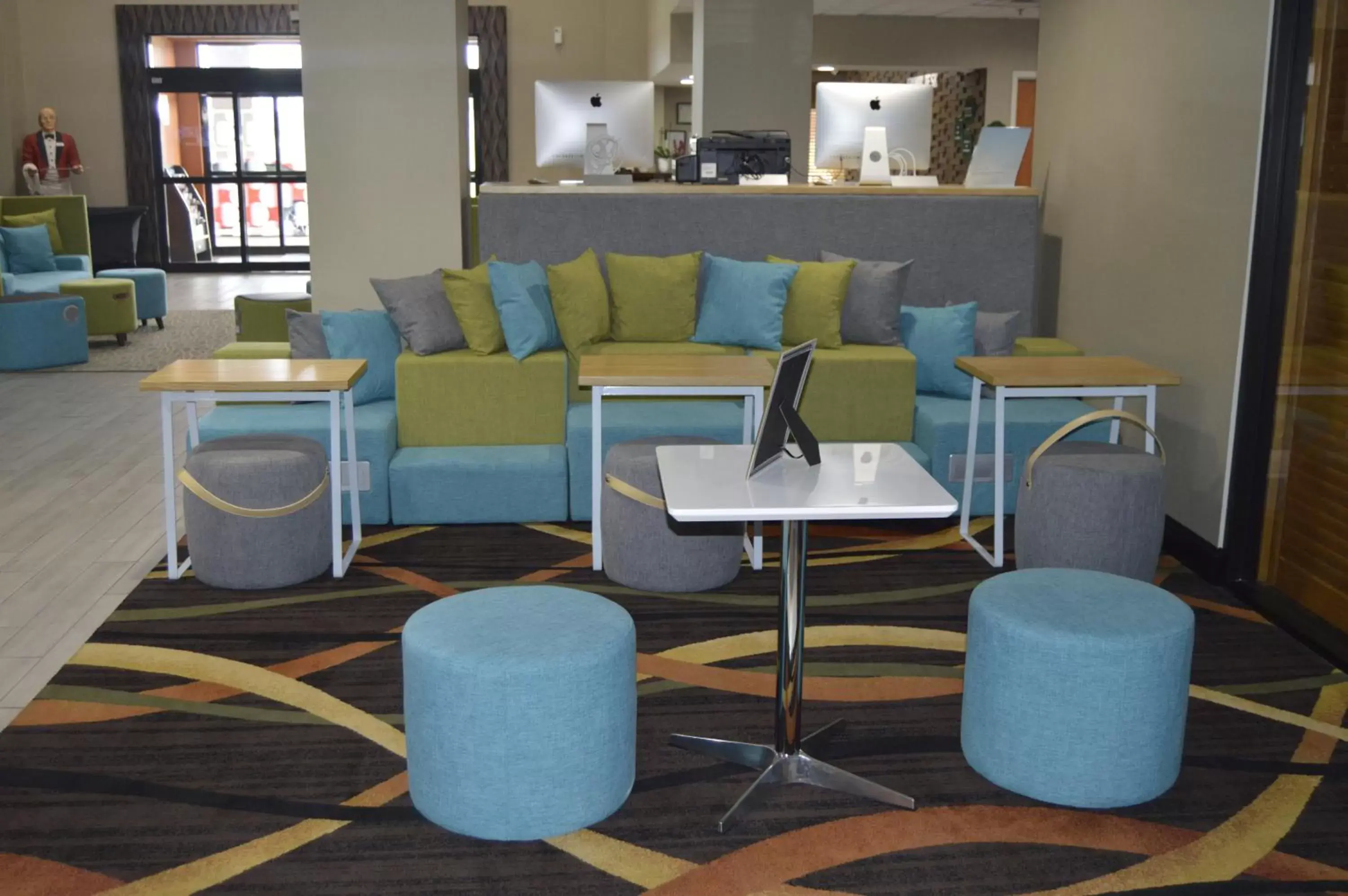 Lobby or reception, Lounge/Bar in Wingate By Wyndham - Warner Robins