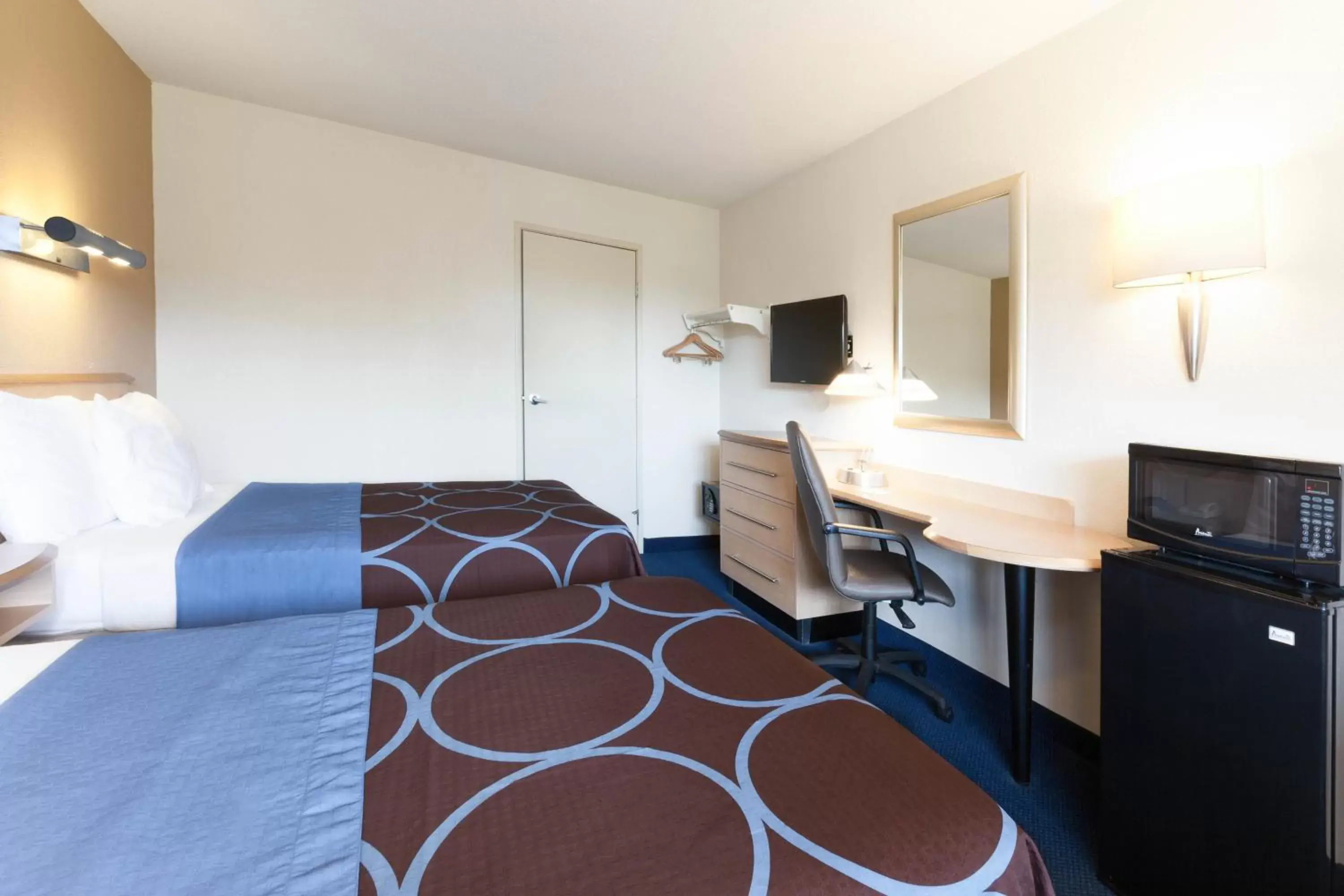 Double Room with Two Double Beds - Smoking in Days Inn by Wyndham Monmouth Junction-S Brunswick-Princeton