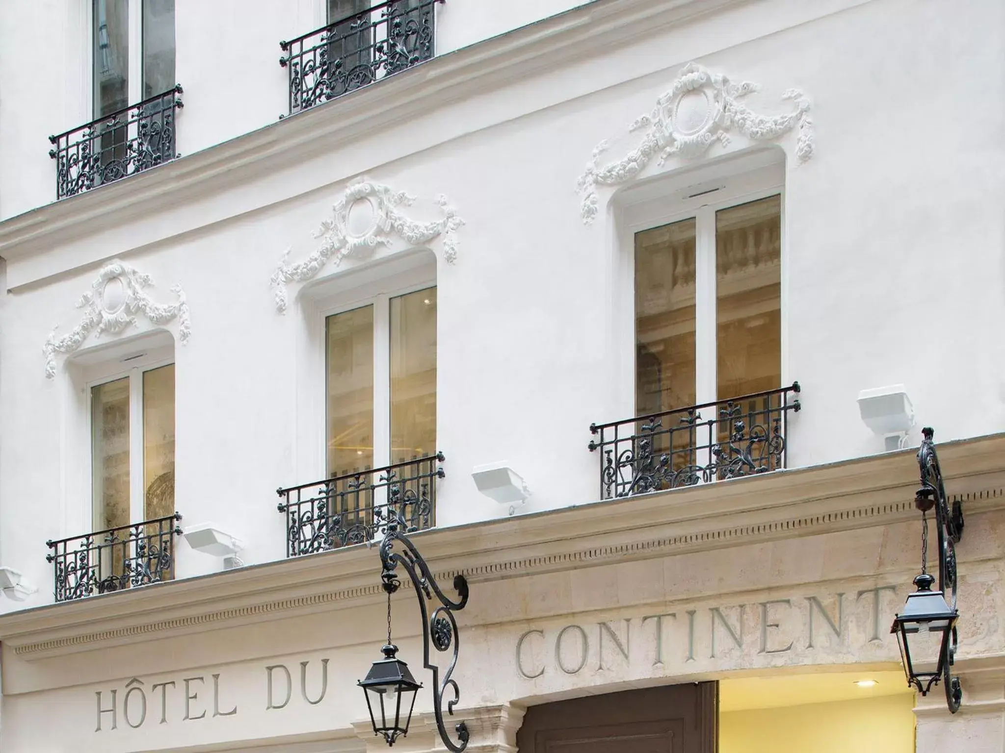 Facade/entrance, Property Building in Hôtel du Continent