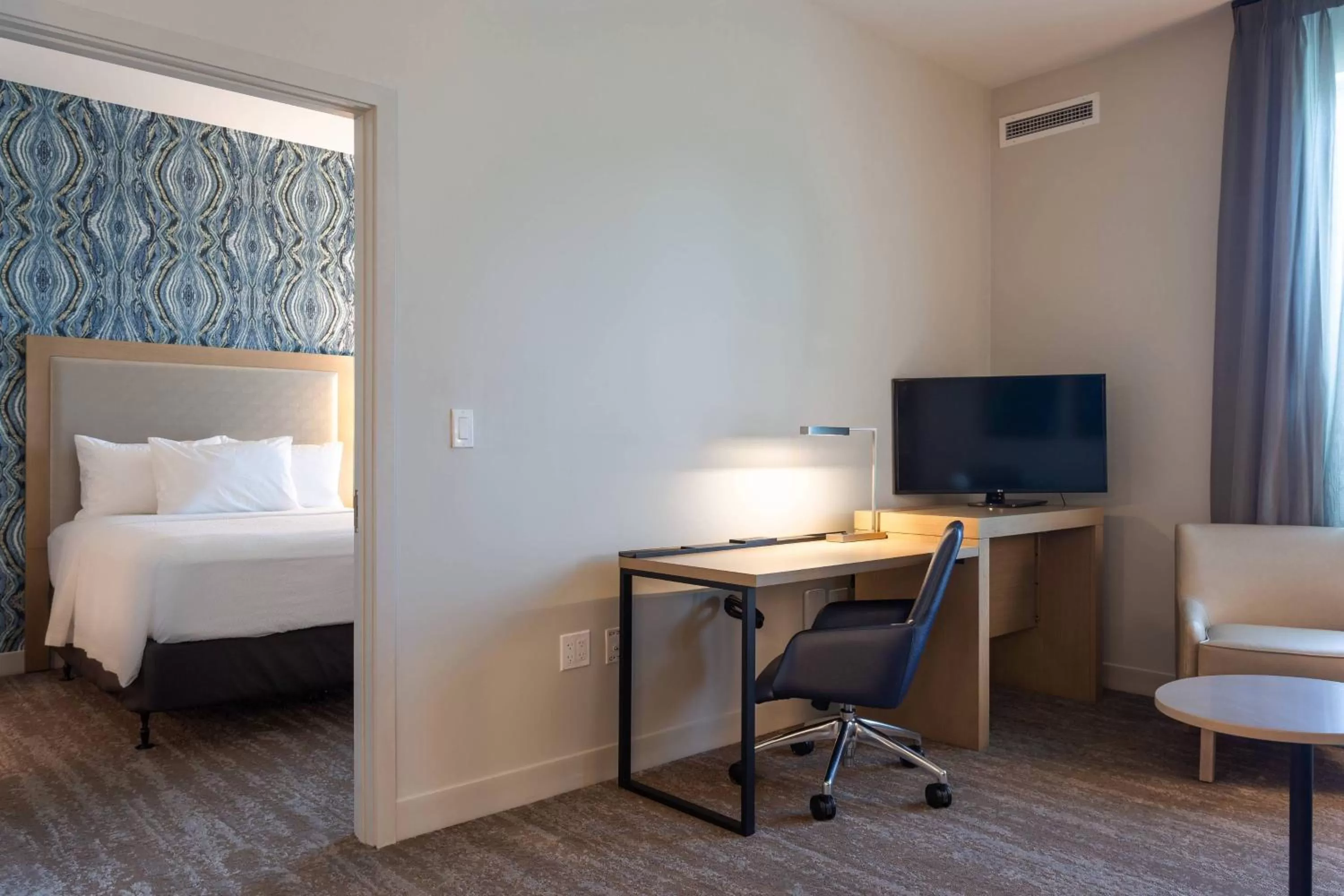 Living room, Bed in Residence Inn Palm Beach Gardens