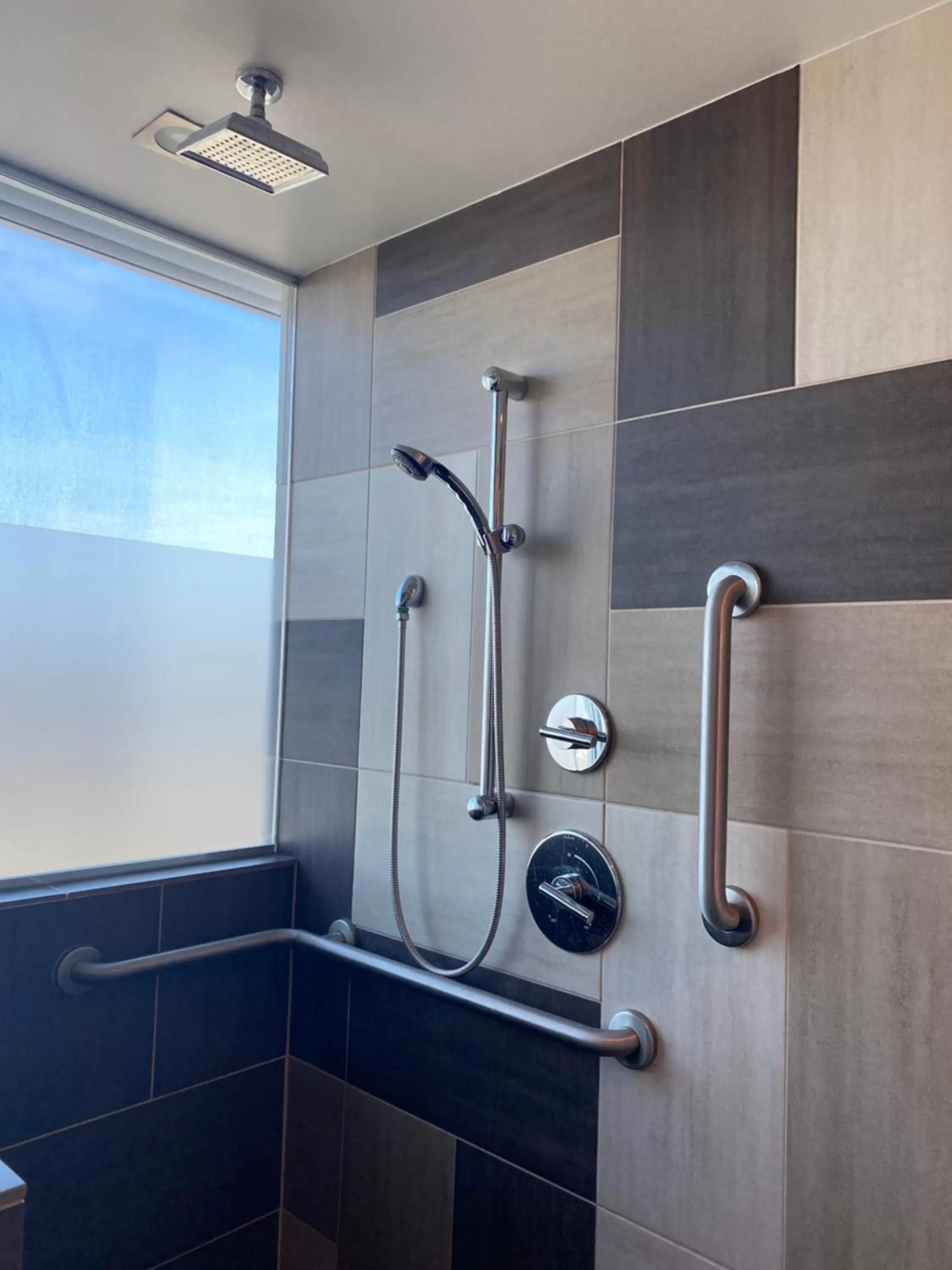 Shower in Hard Rock Hotel & Casino Biloxi